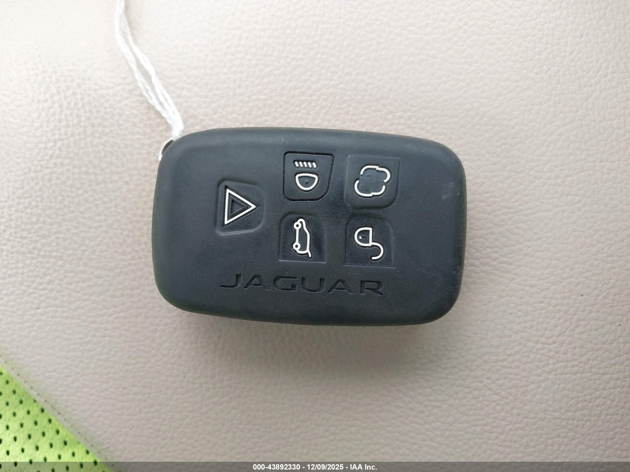 JAGUAR XF image 11