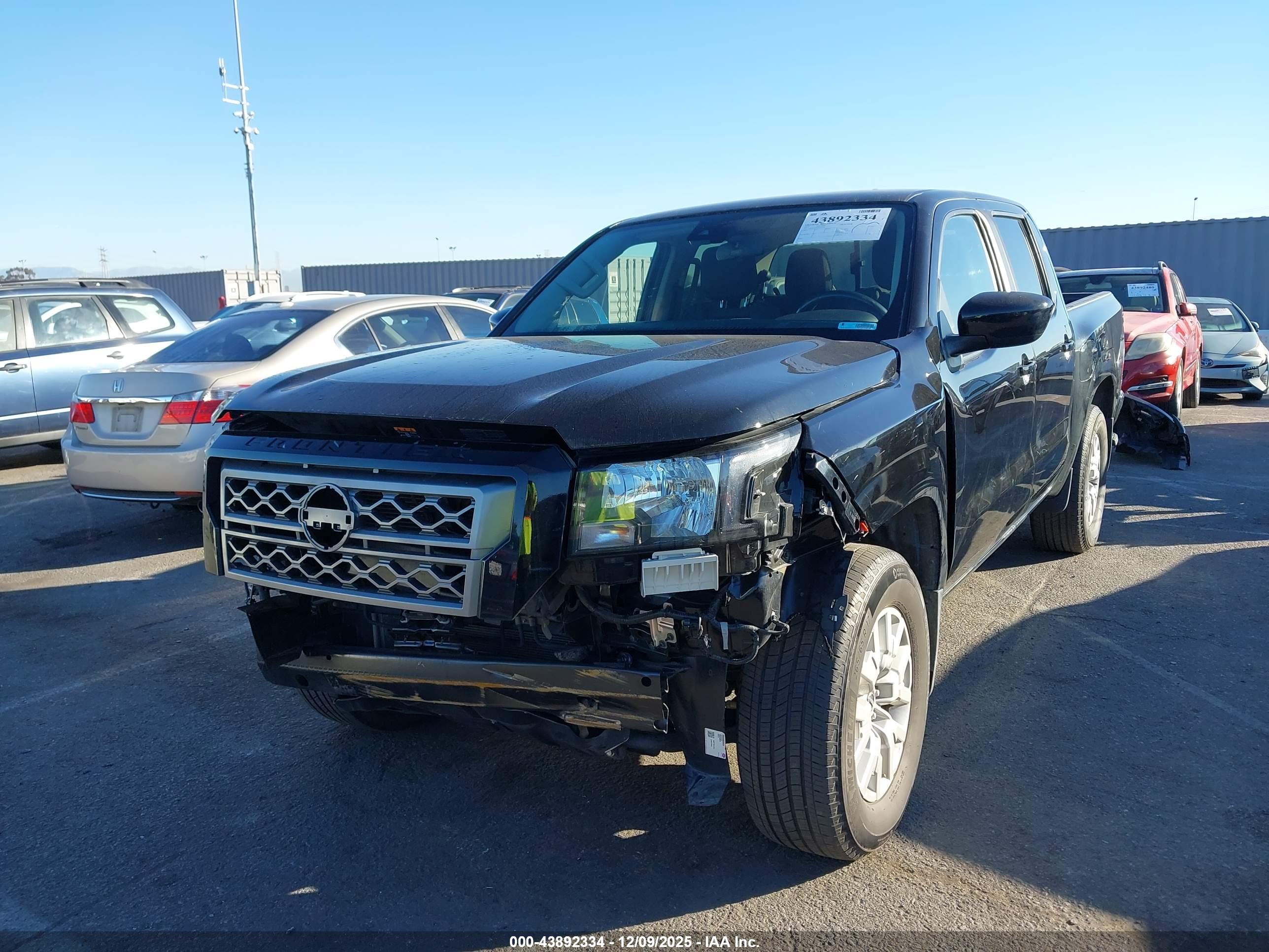 NISSAN FRONTIER image 2