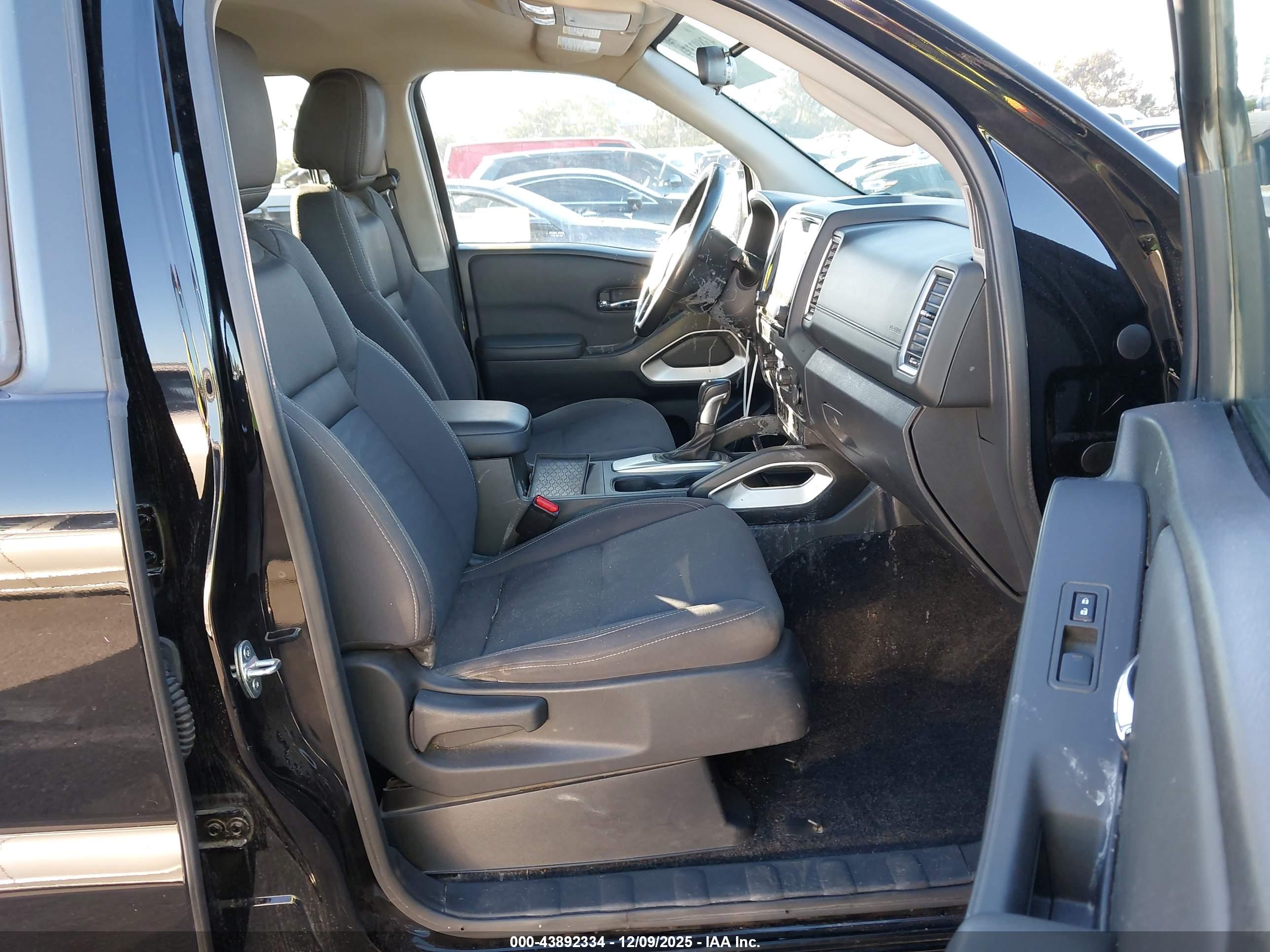 NISSAN FRONTIER image 5
