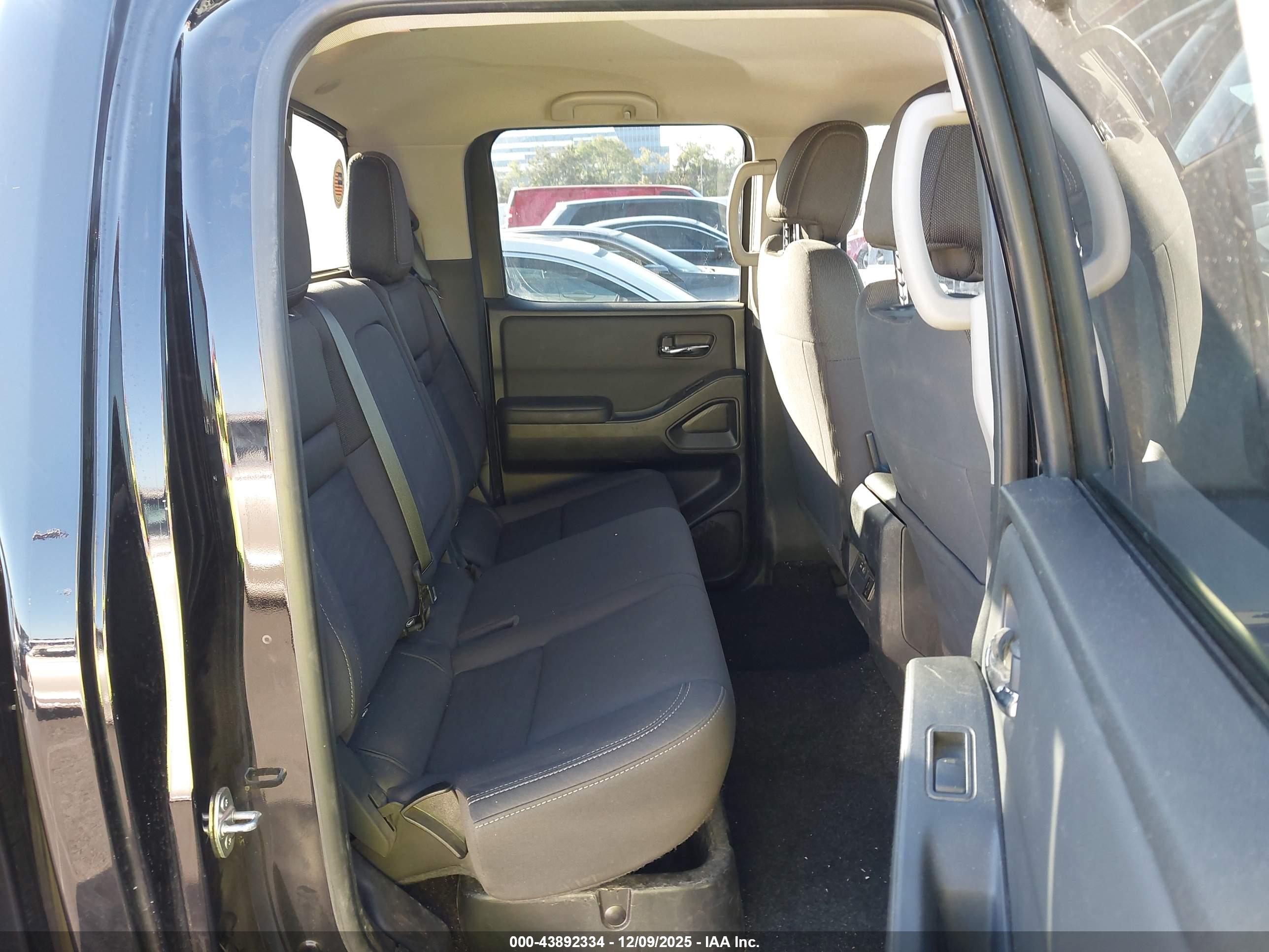 NISSAN FRONTIER image 8