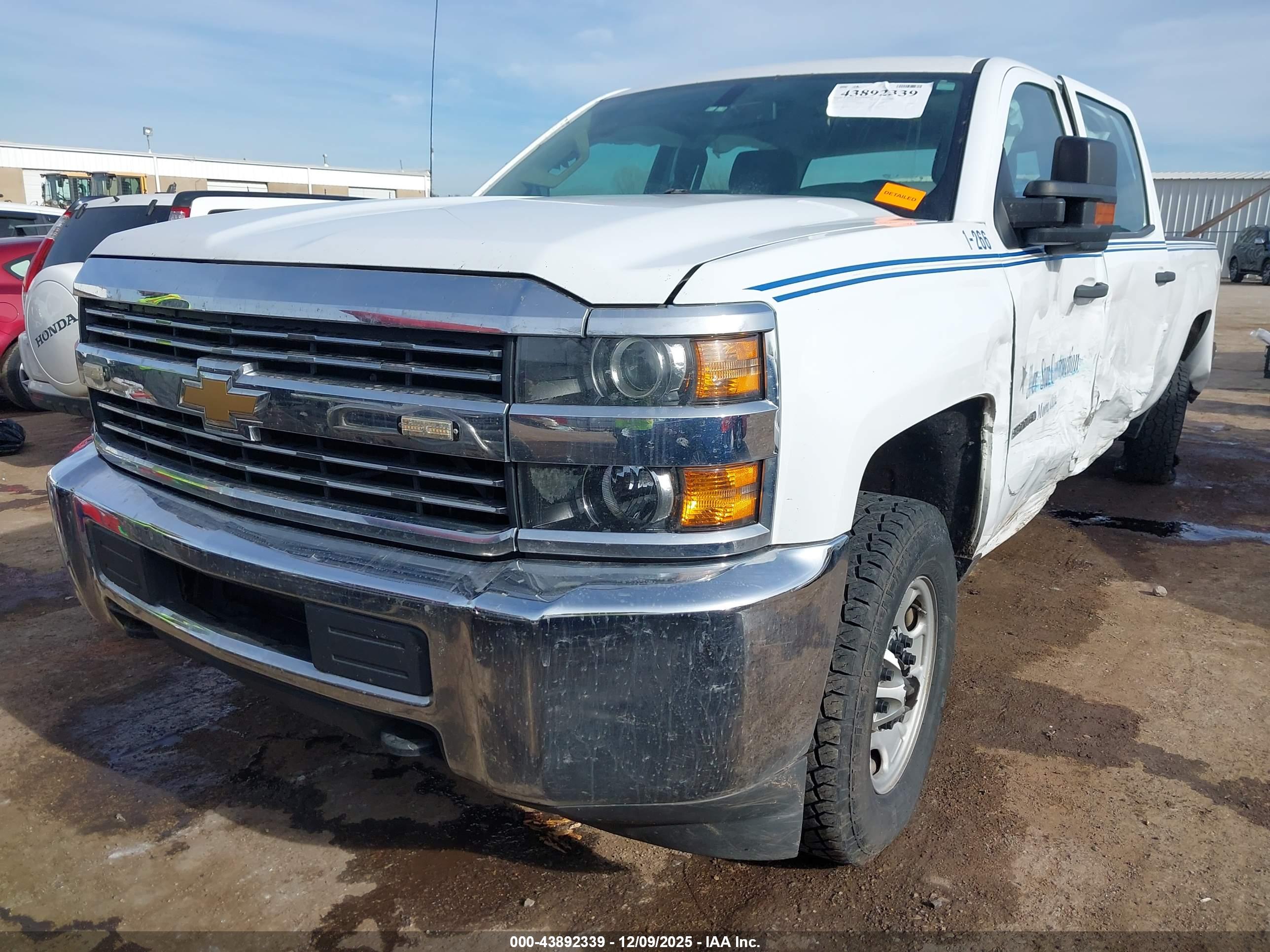 CHEVROLET SILVERADO image 2