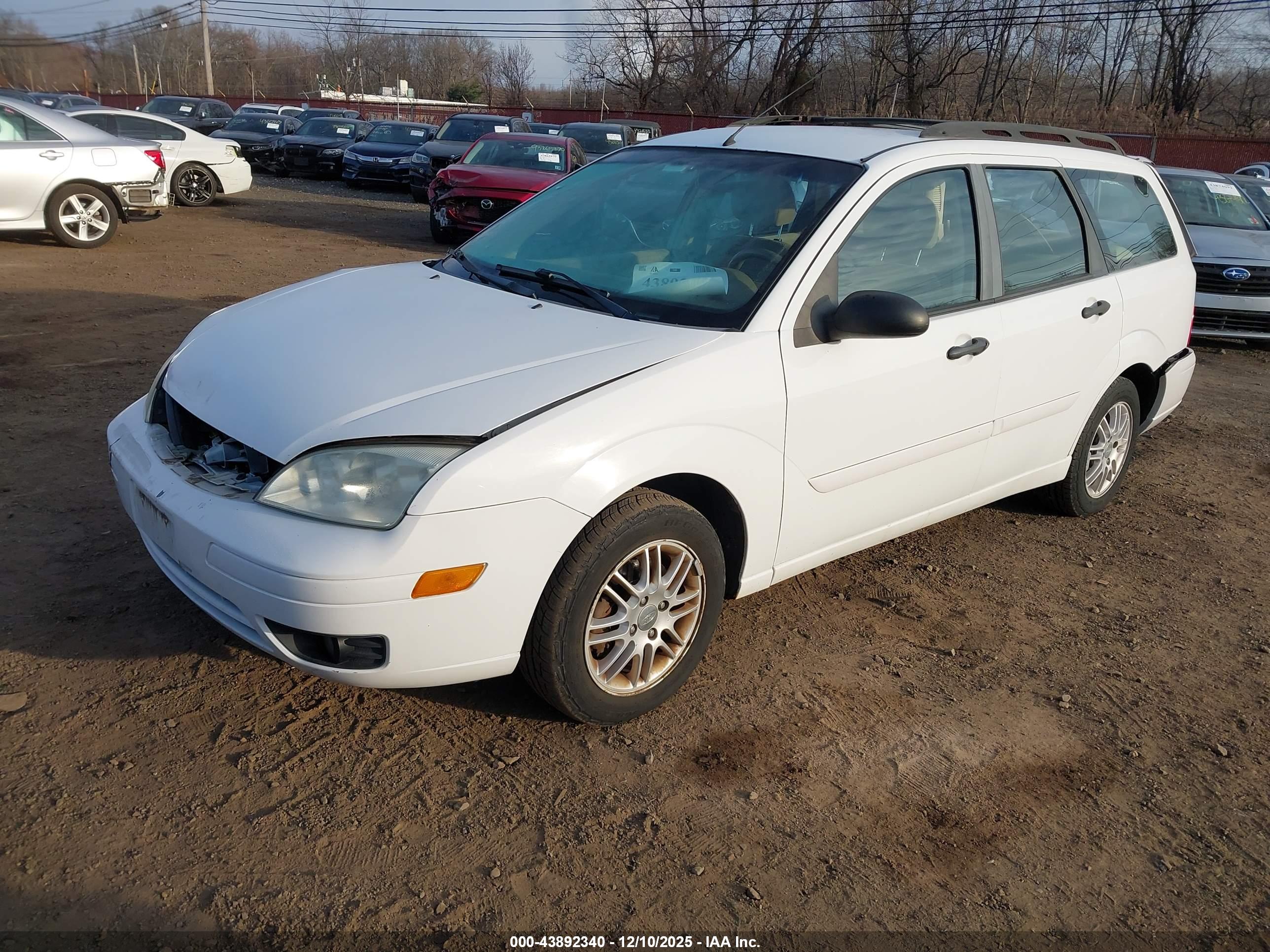 FORD FOCUS image 2