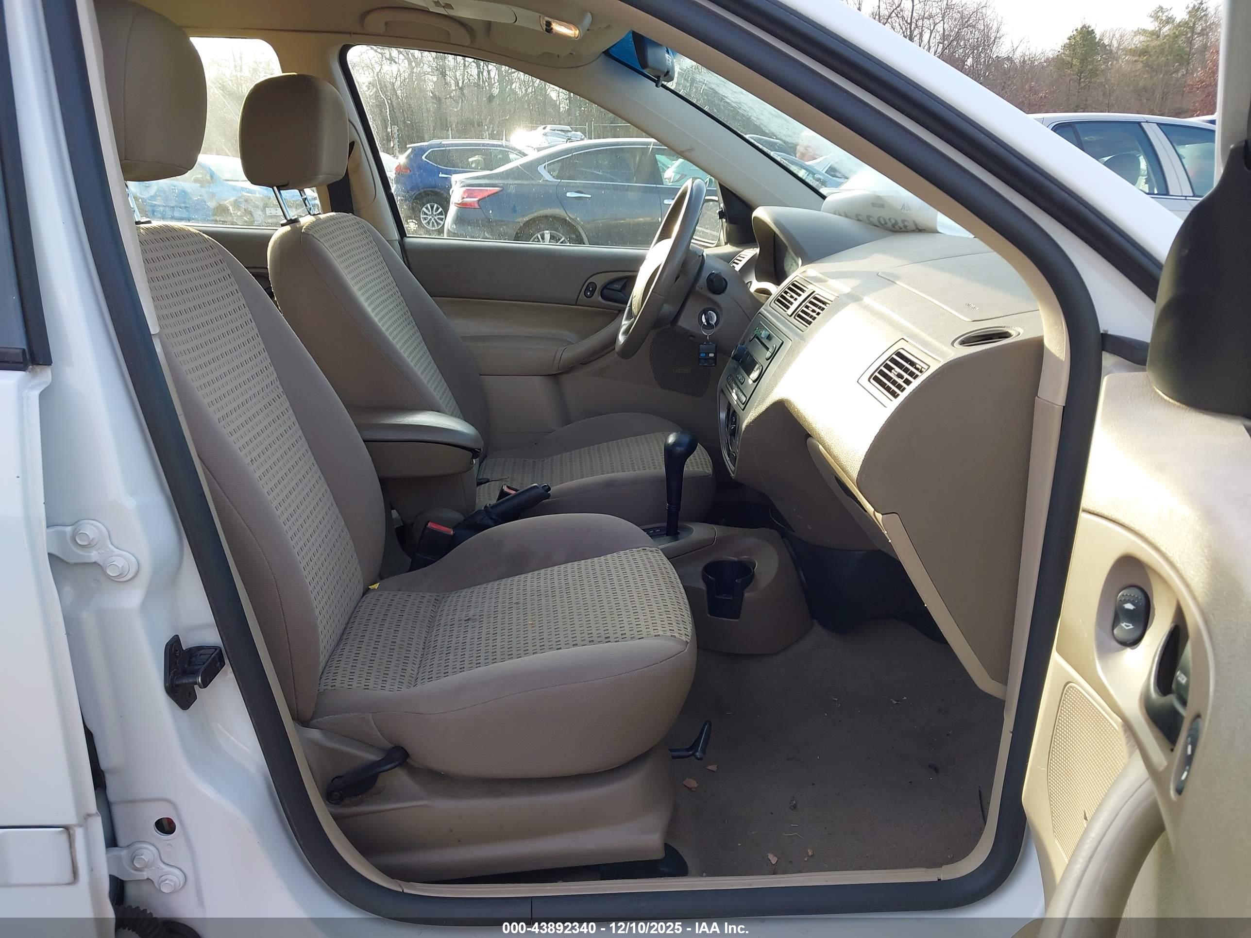 FORD FOCUS image 5