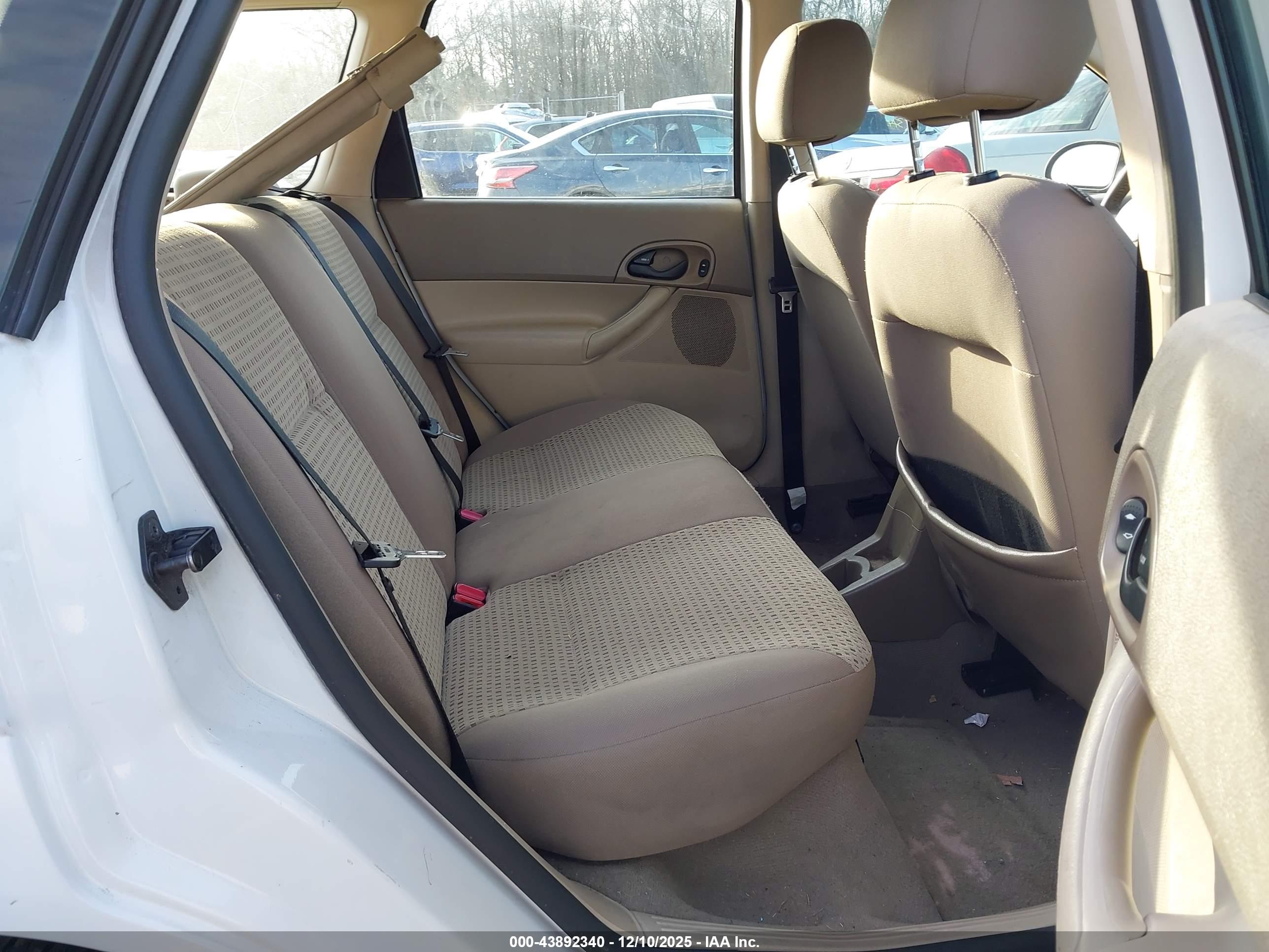 FORD FOCUS image 8