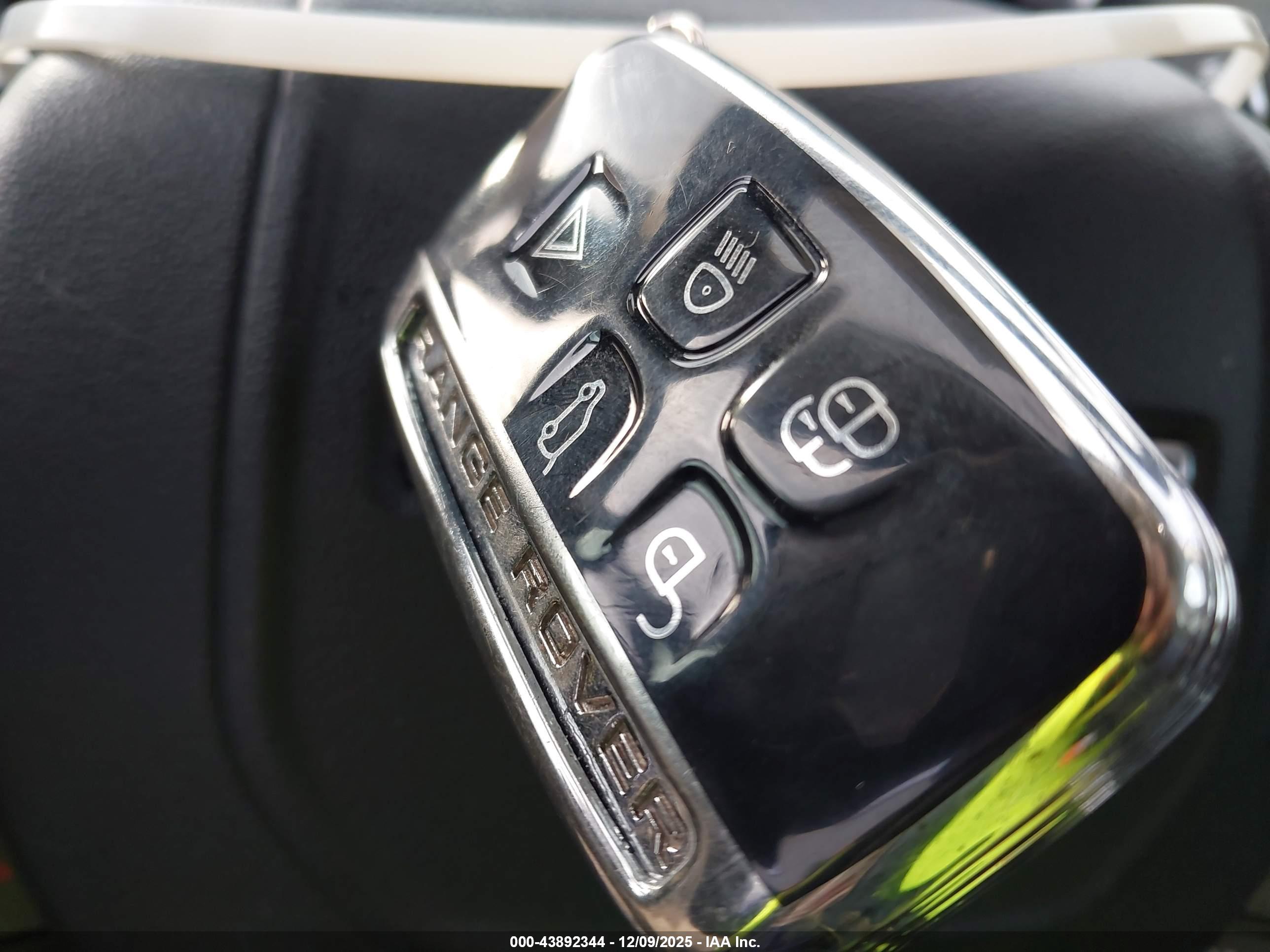 LAND ROVER image 11