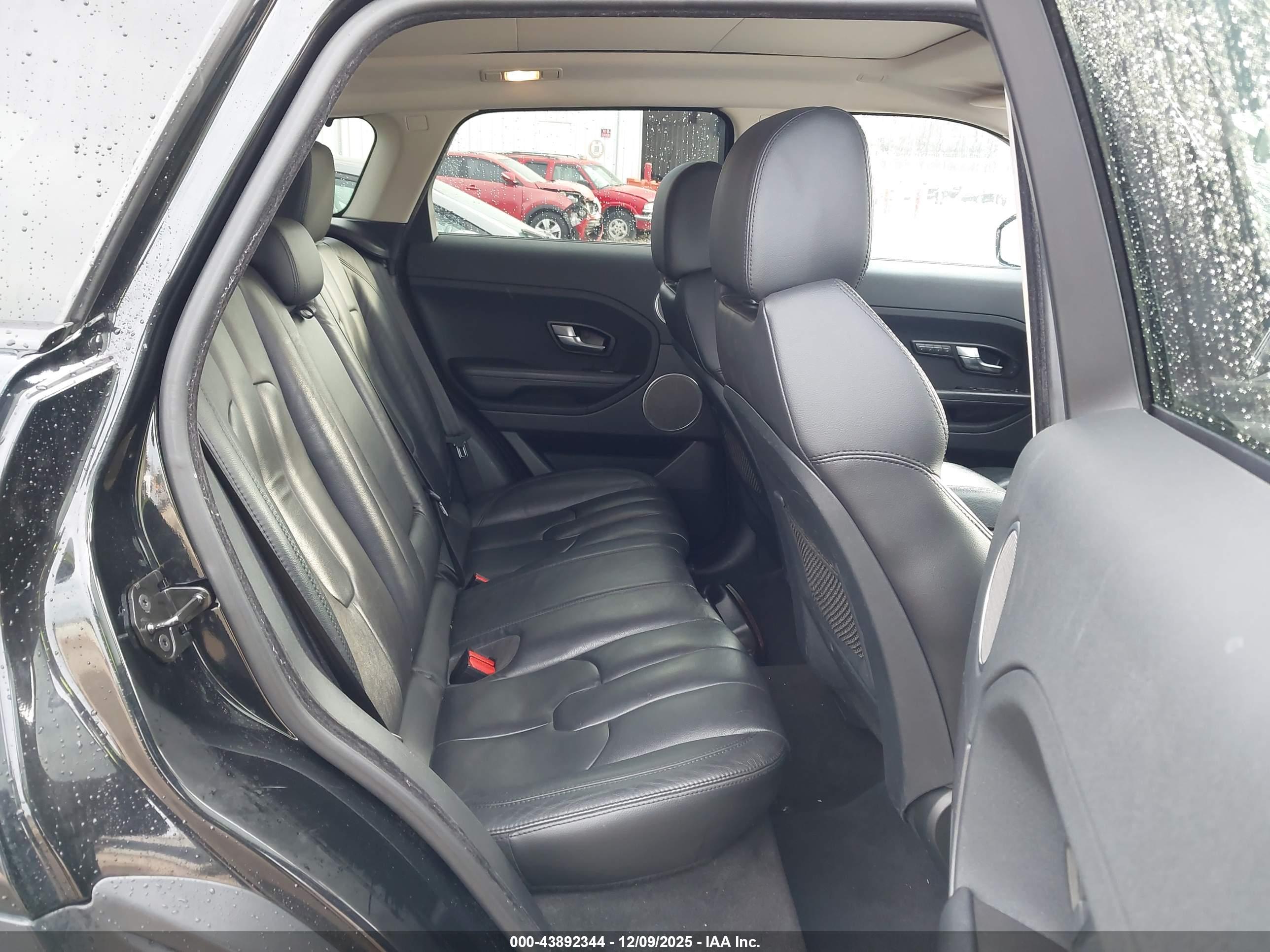 LAND ROVER image 8