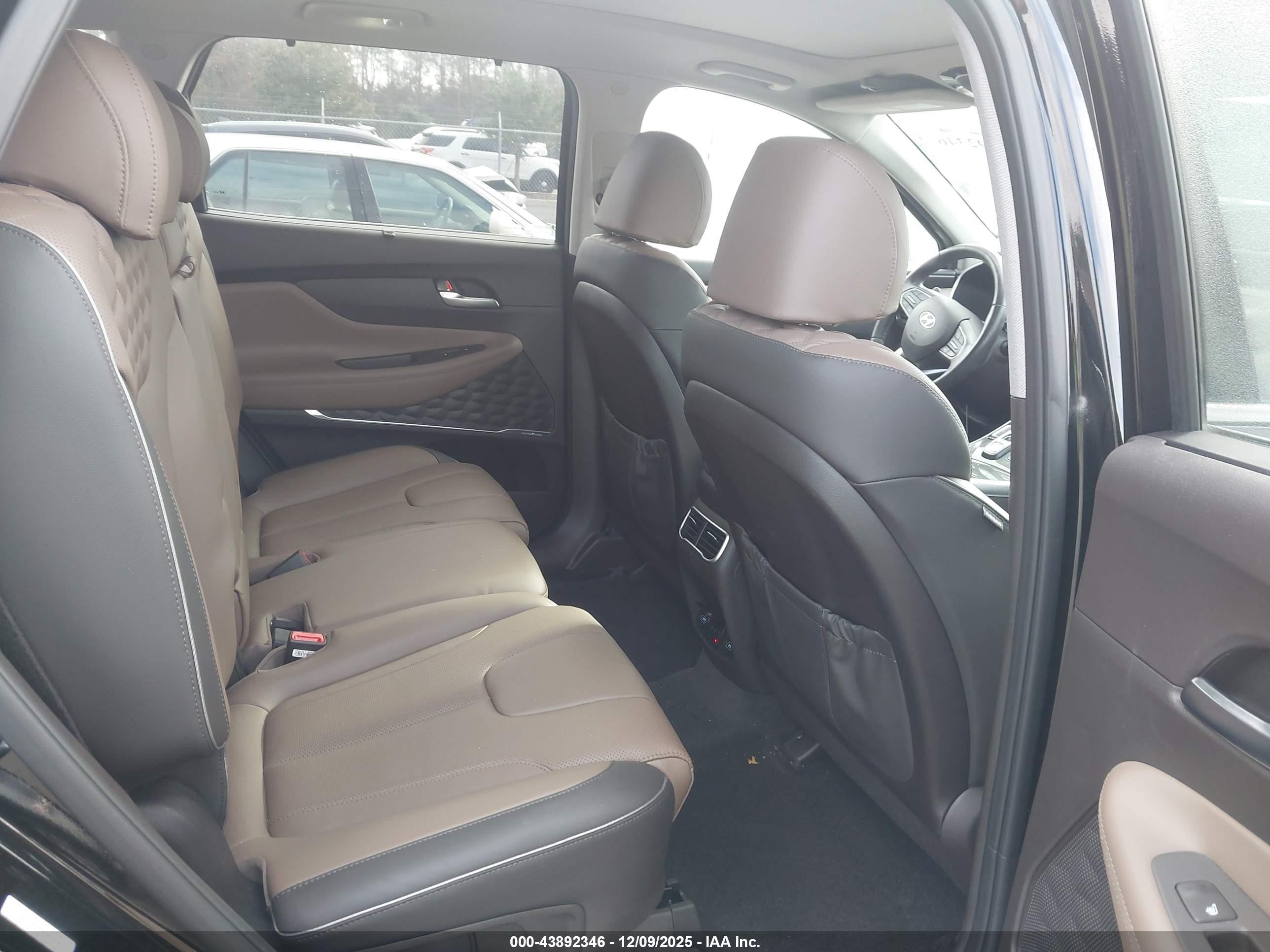 HYUNDAI SANTA image 8