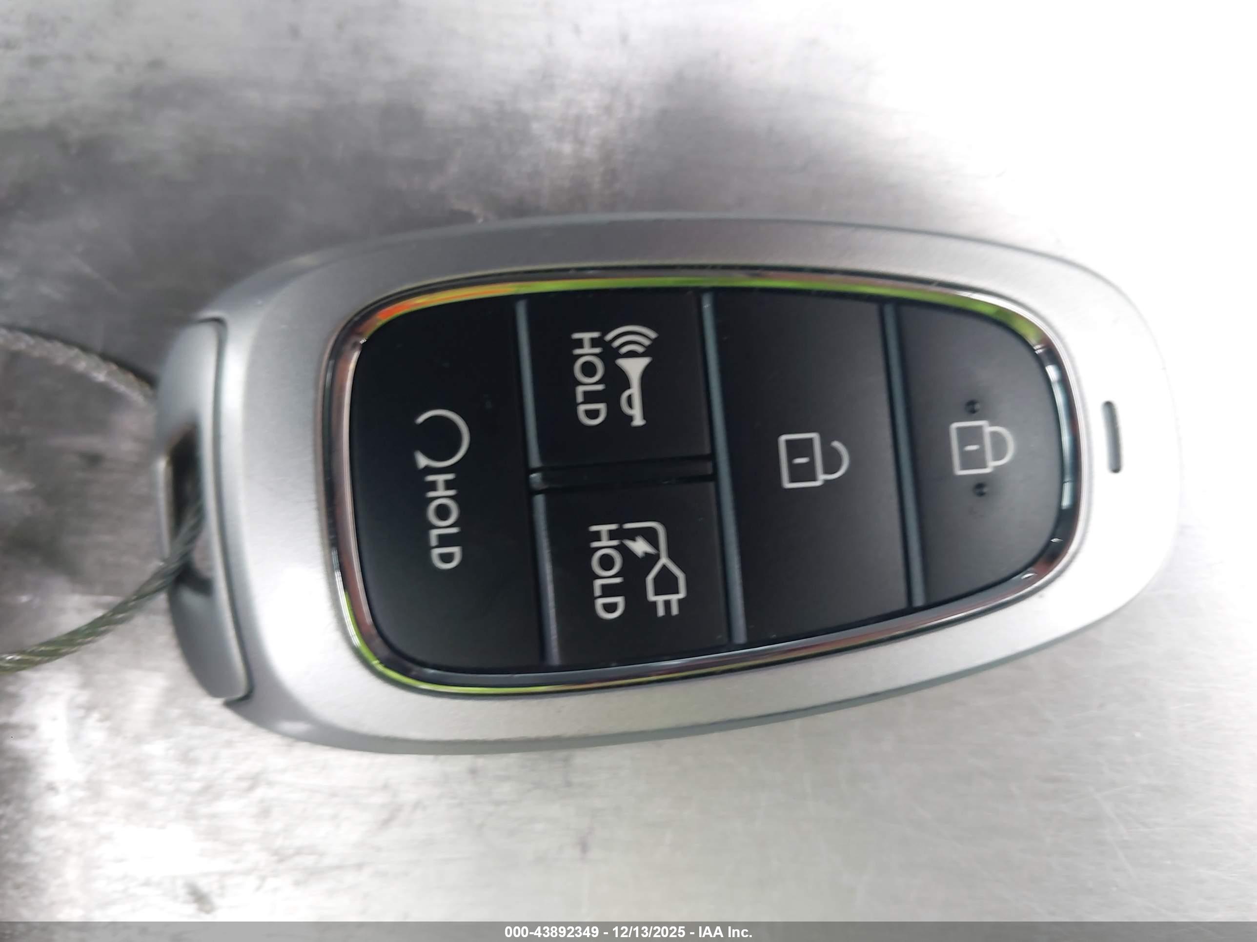 HYUNDAI IONIQ image 11