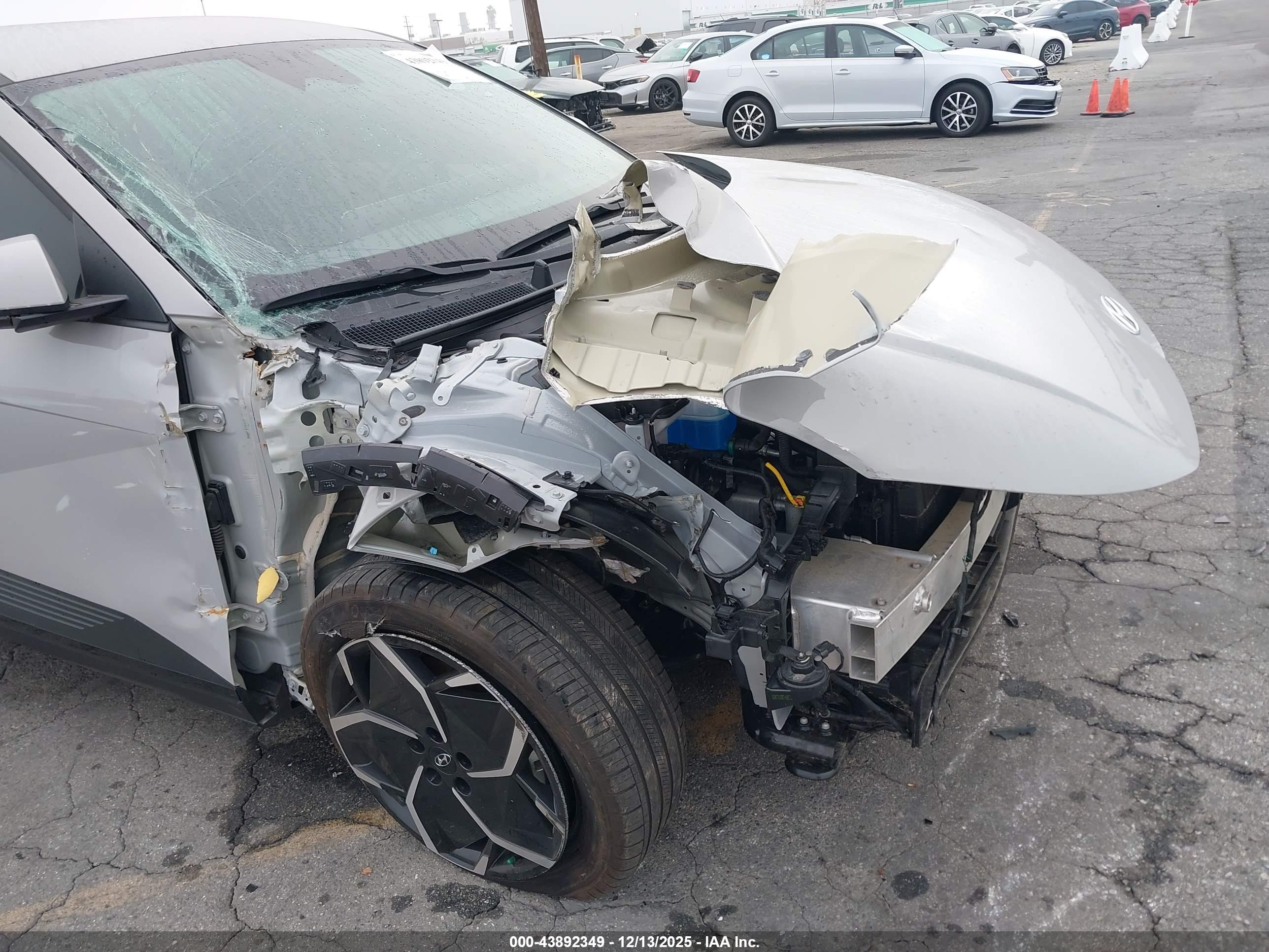 HYUNDAI IONIQ image 6