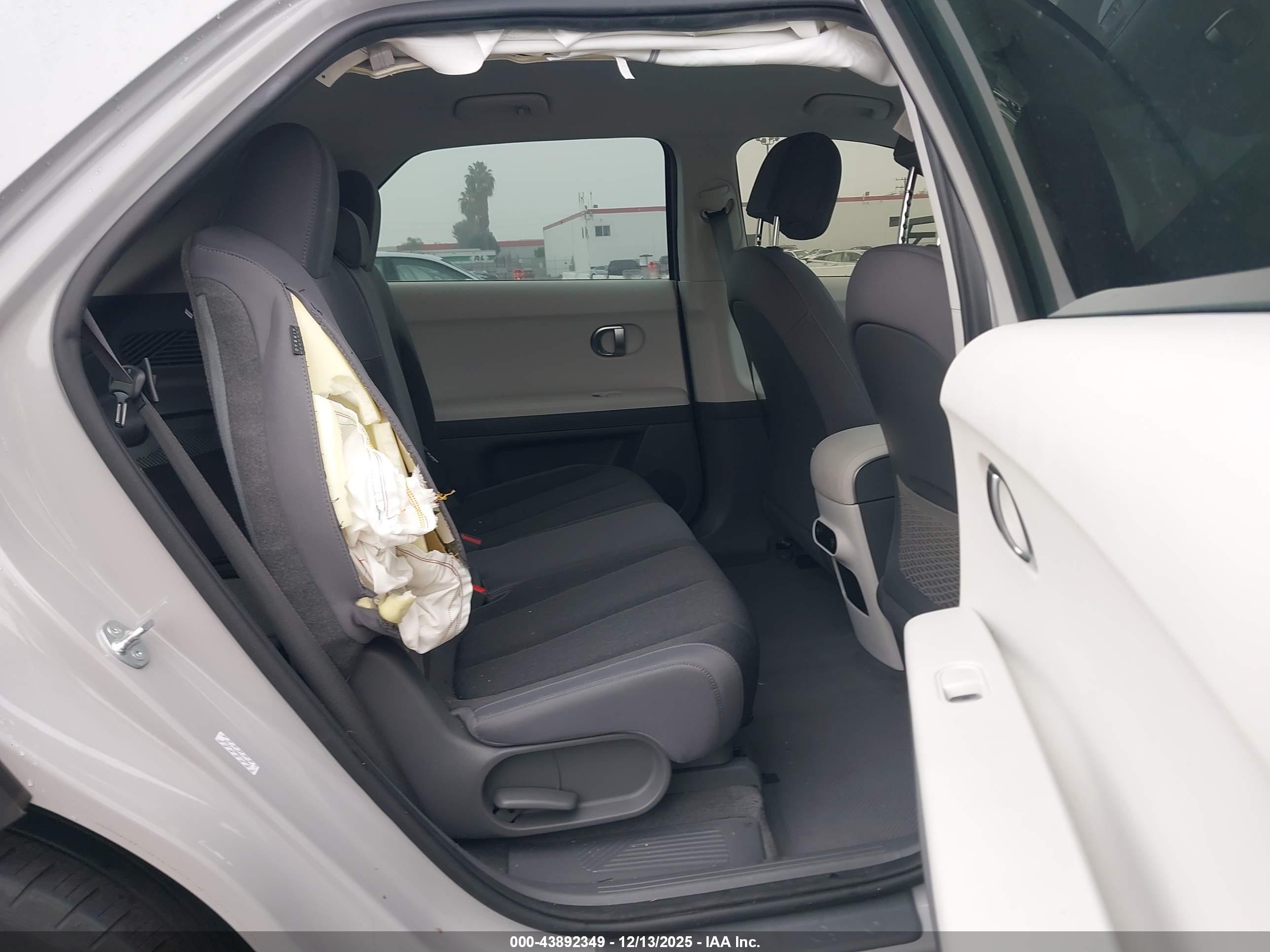 HYUNDAI IONIQ image 8