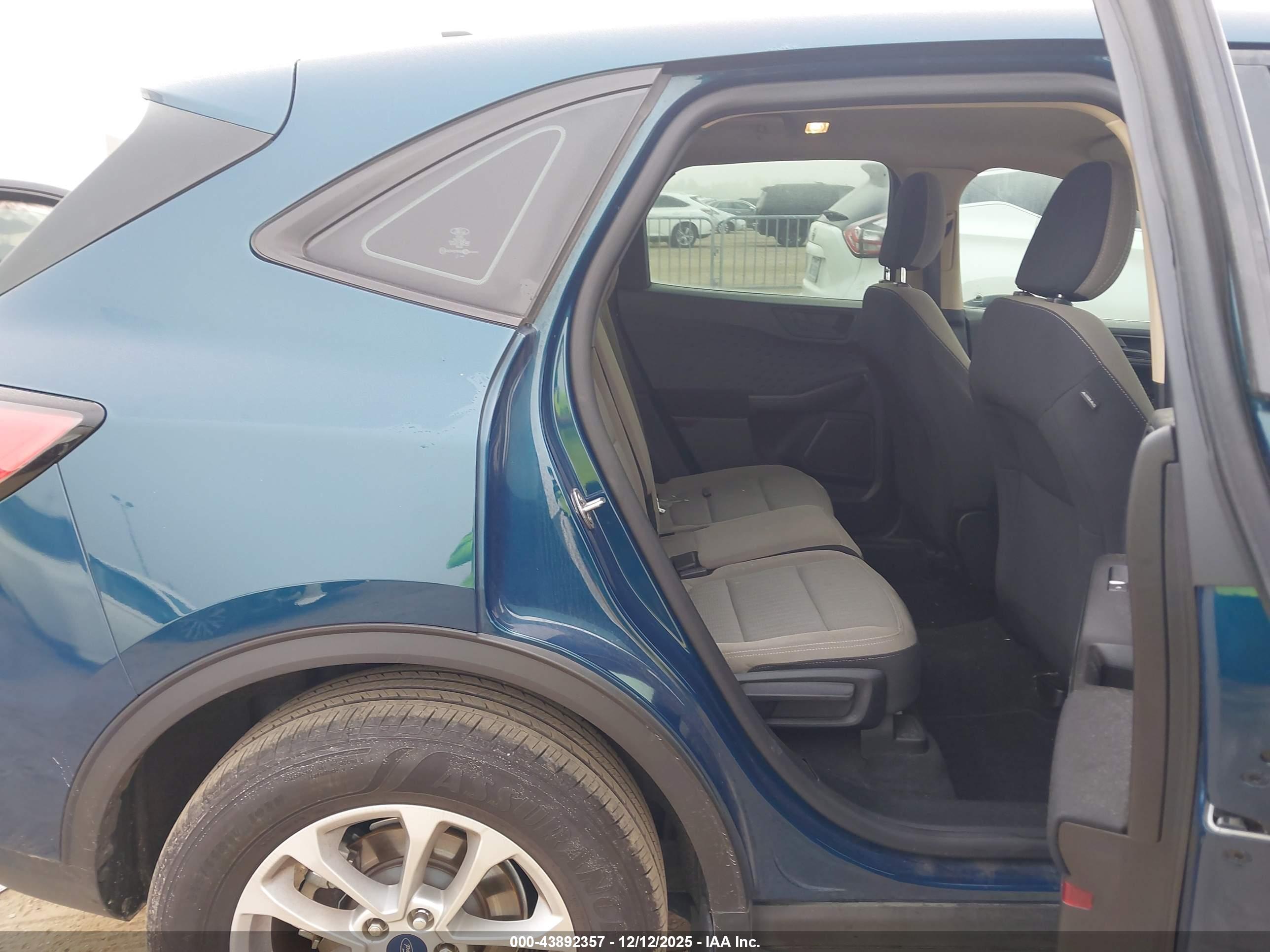 FORD ESCAPE image 8