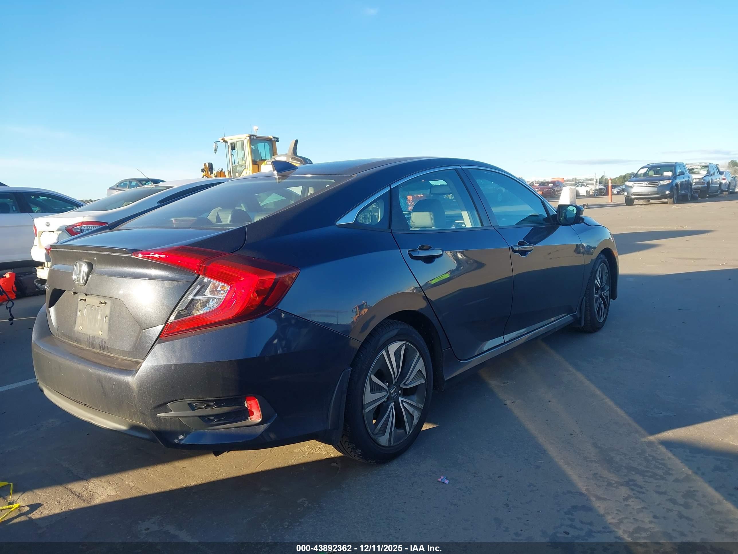 HONDA CIVIC image 4