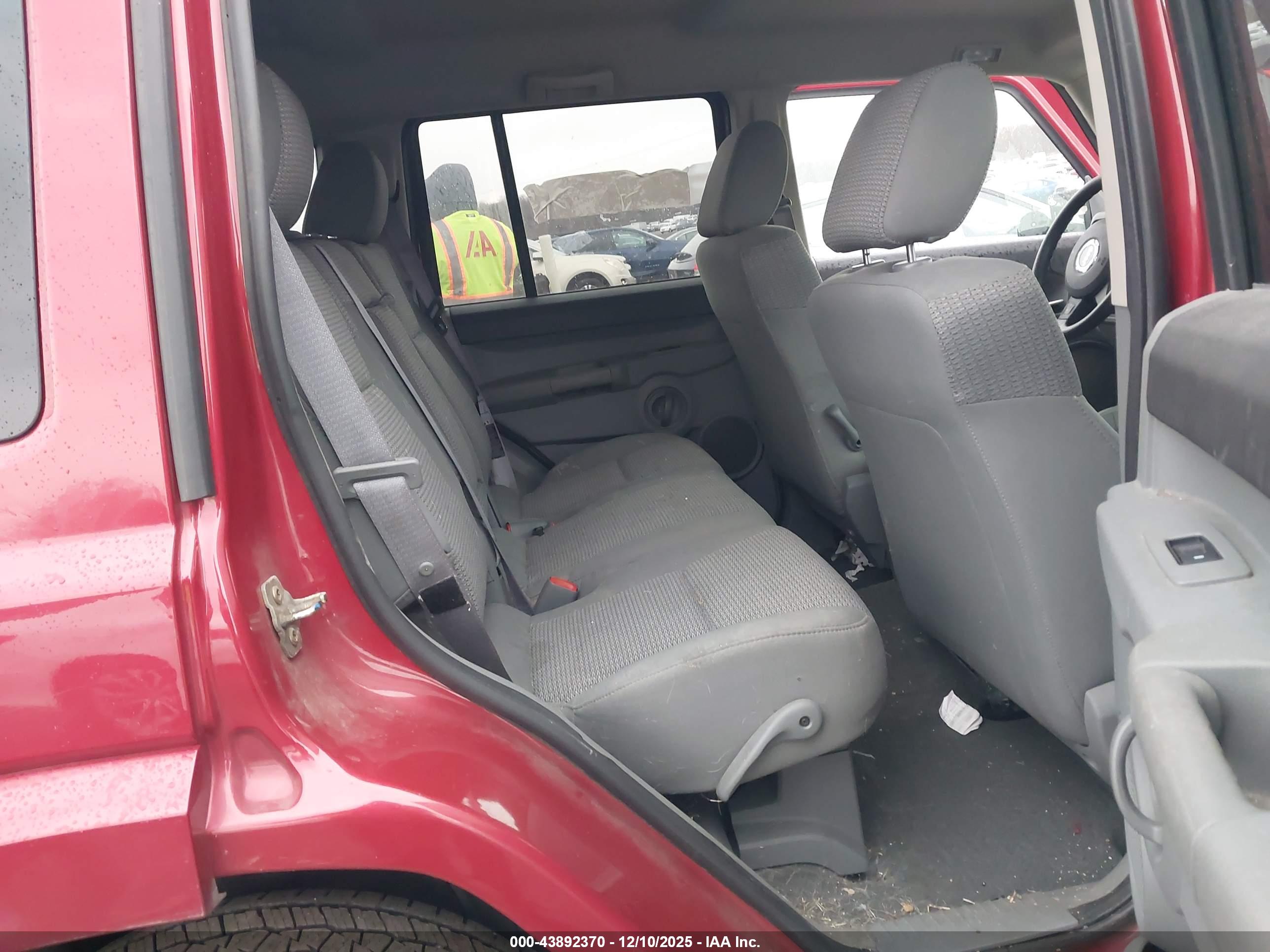 JEEP COMMANDER image 8