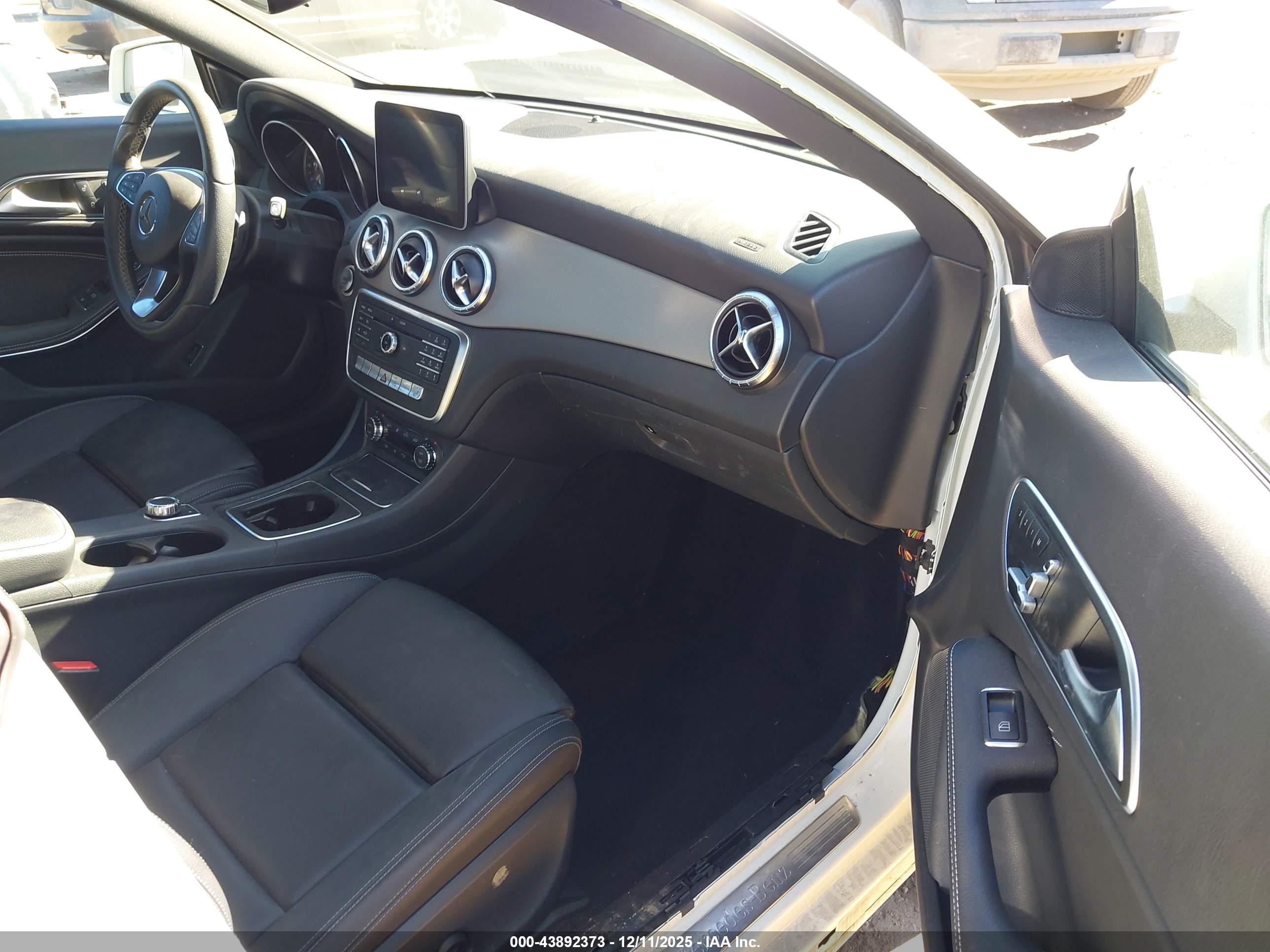 MERCEDES-BENZ CLA image 5