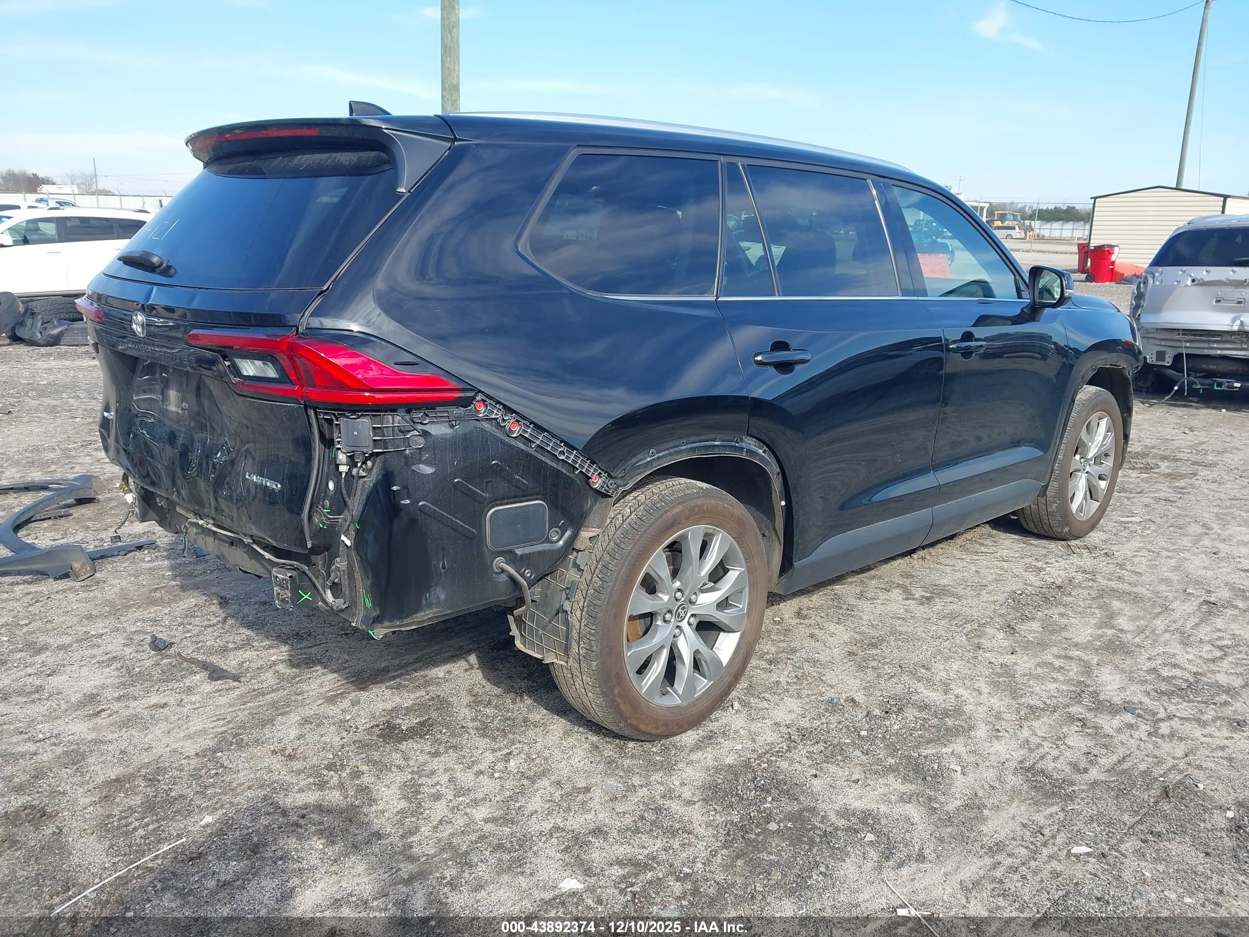 TOYOTA GRAND image 4