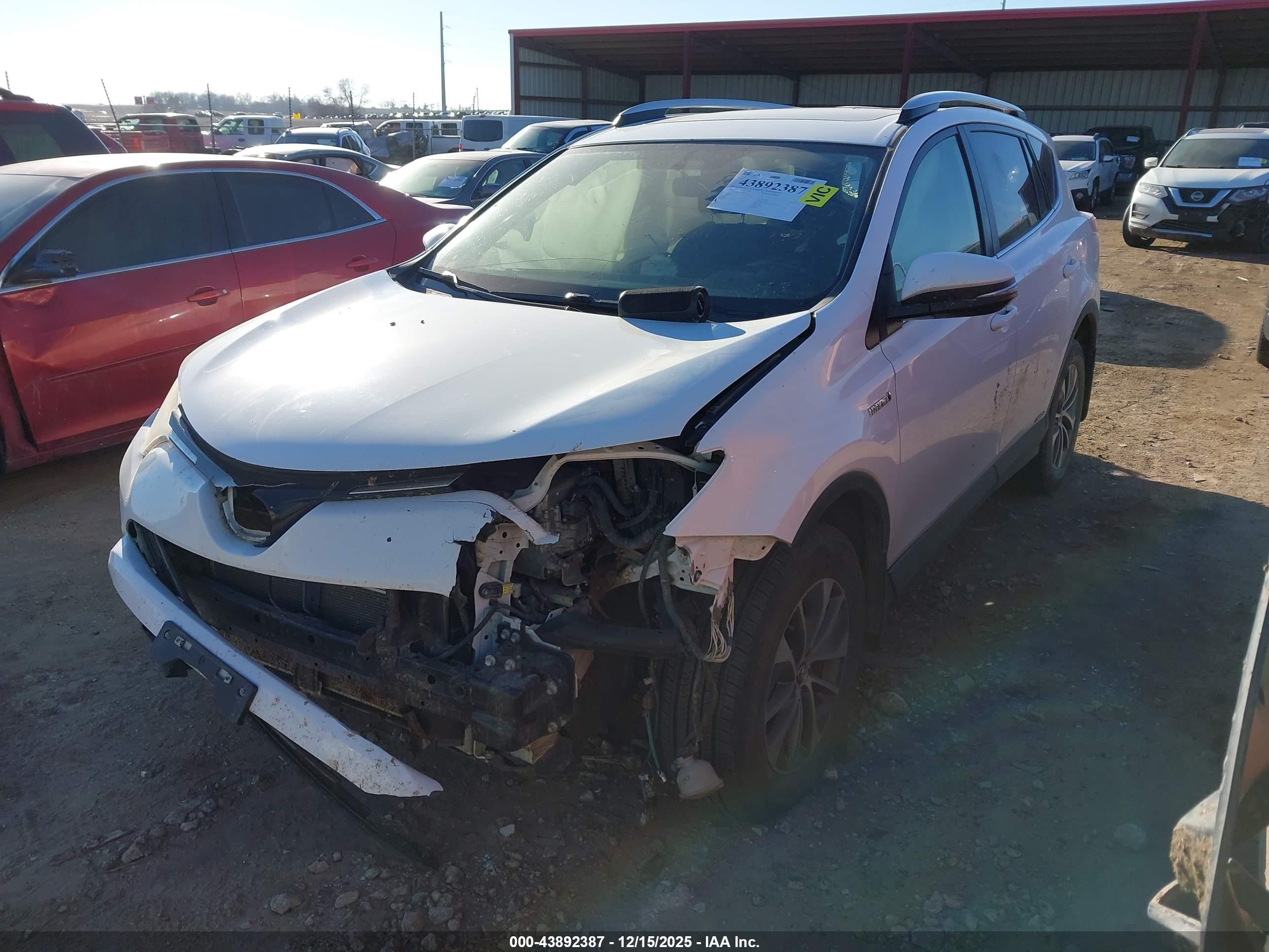TOYOTA RAV4 image 2