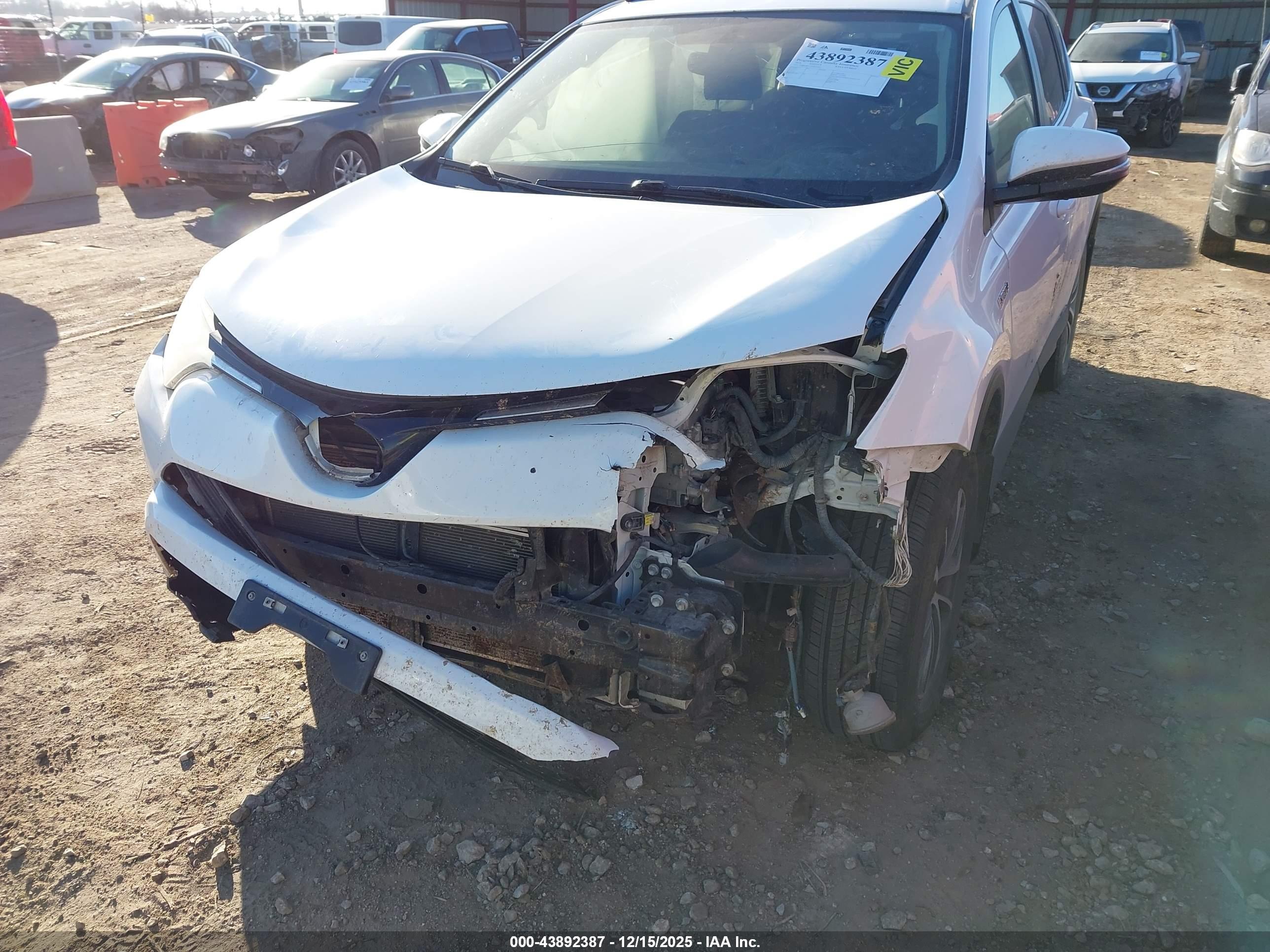 TOYOTA RAV4 image 6