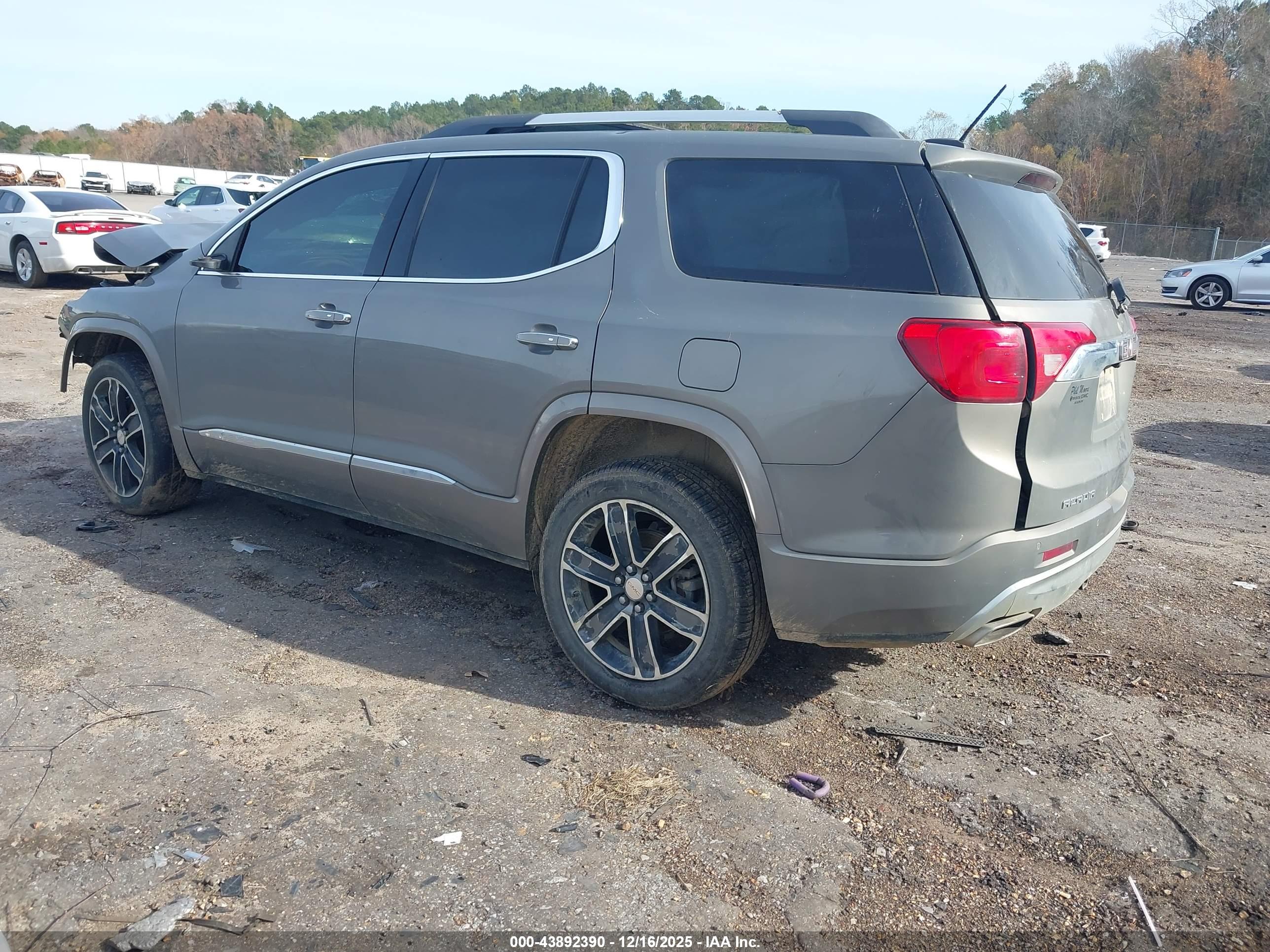 GMC ACADIA image 3