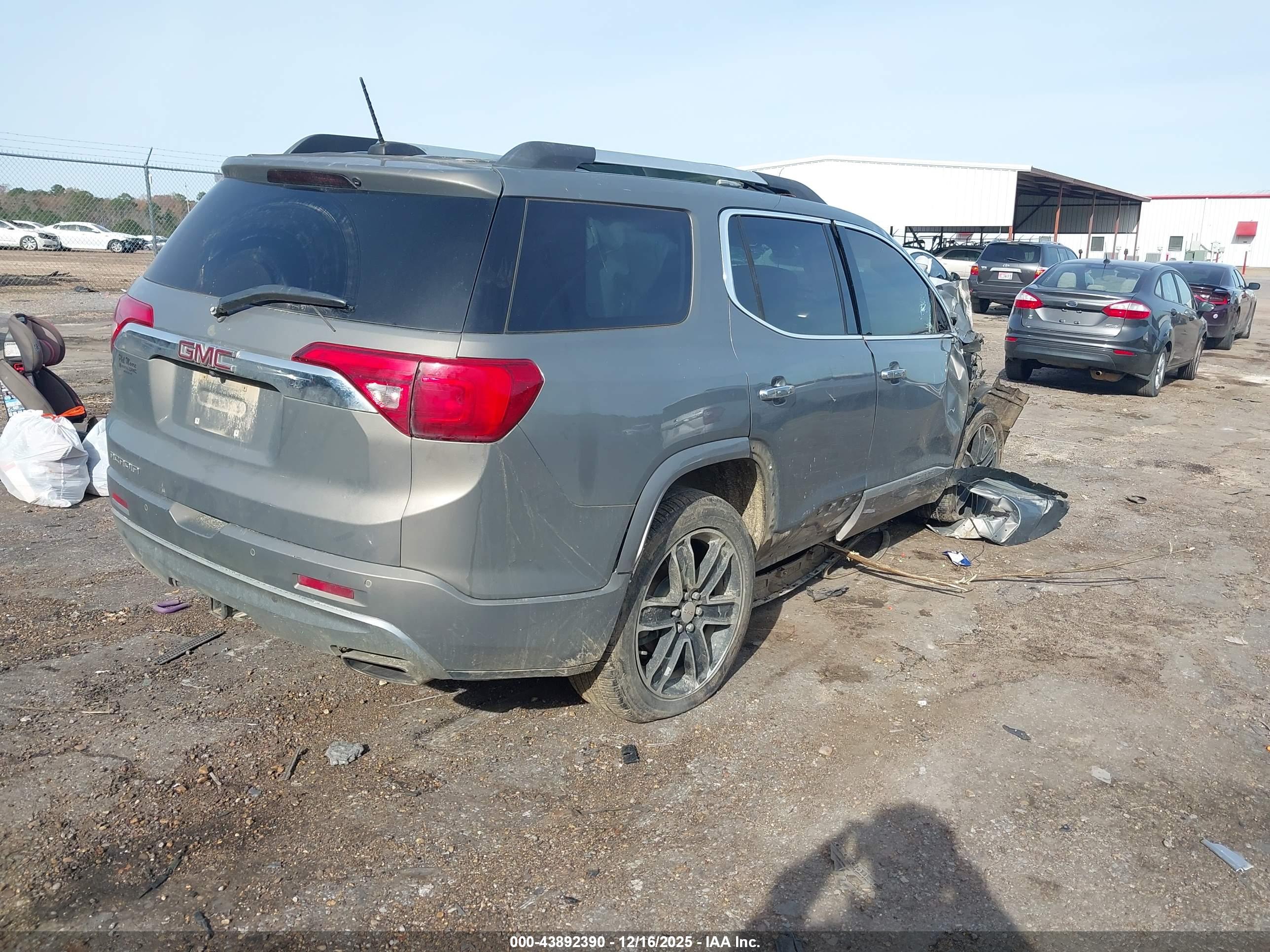 GMC ACADIA image 4
