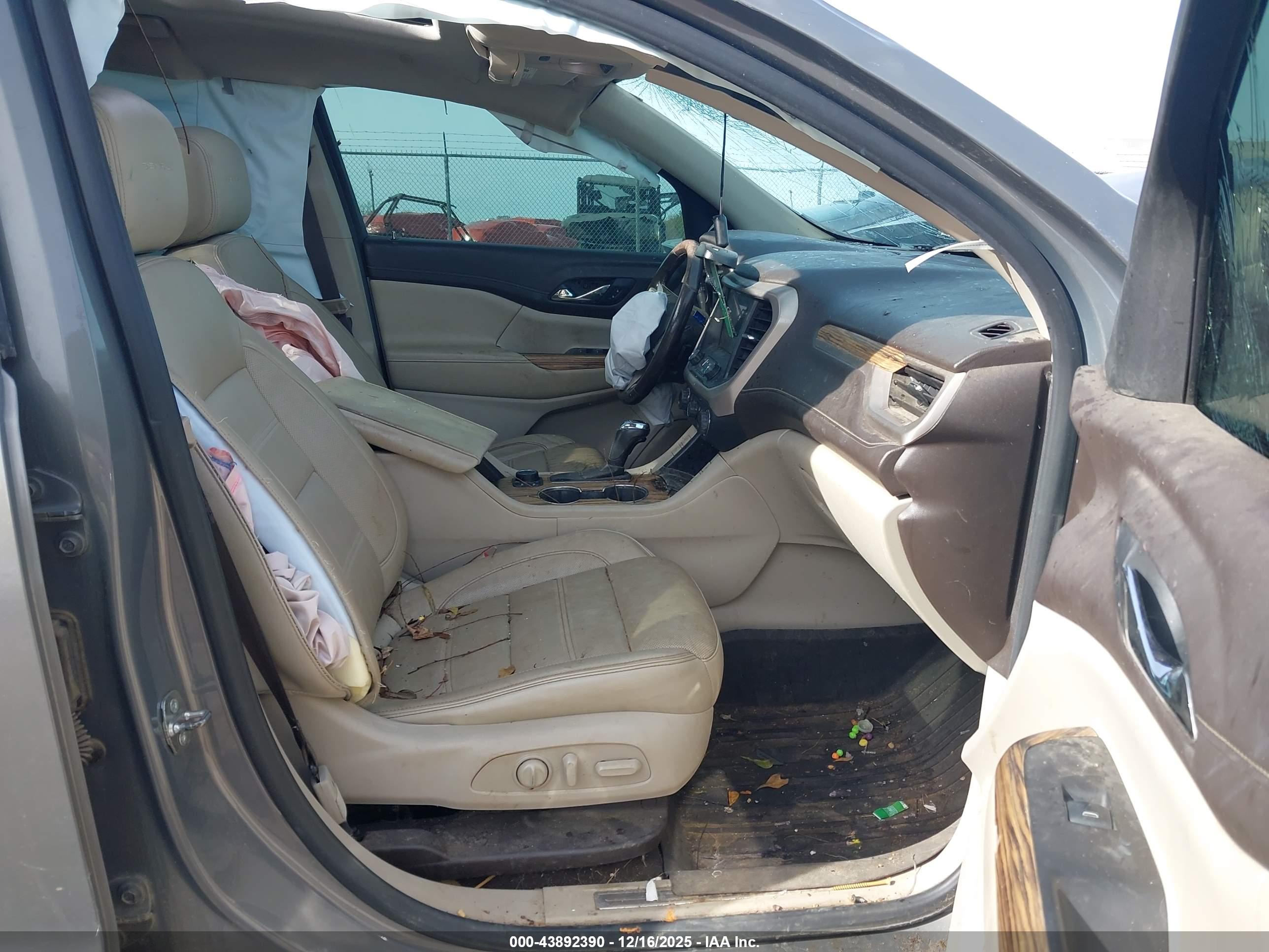 GMC ACADIA image 5