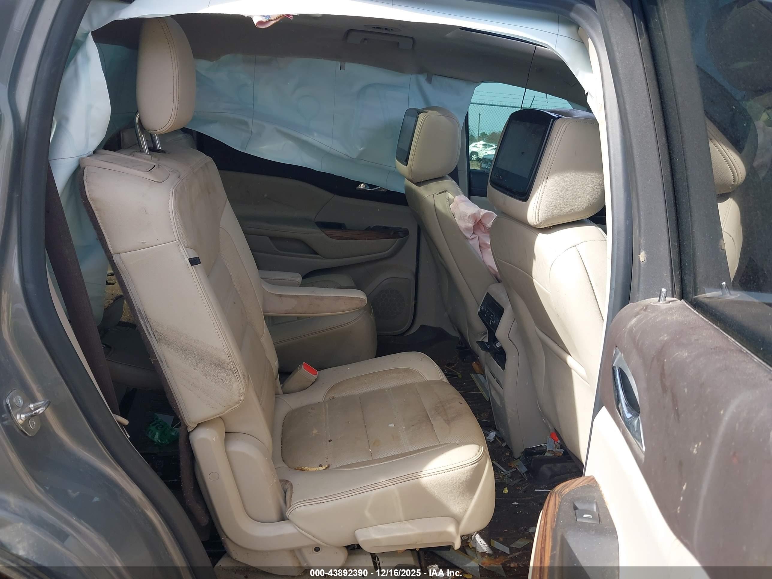 GMC ACADIA image 8