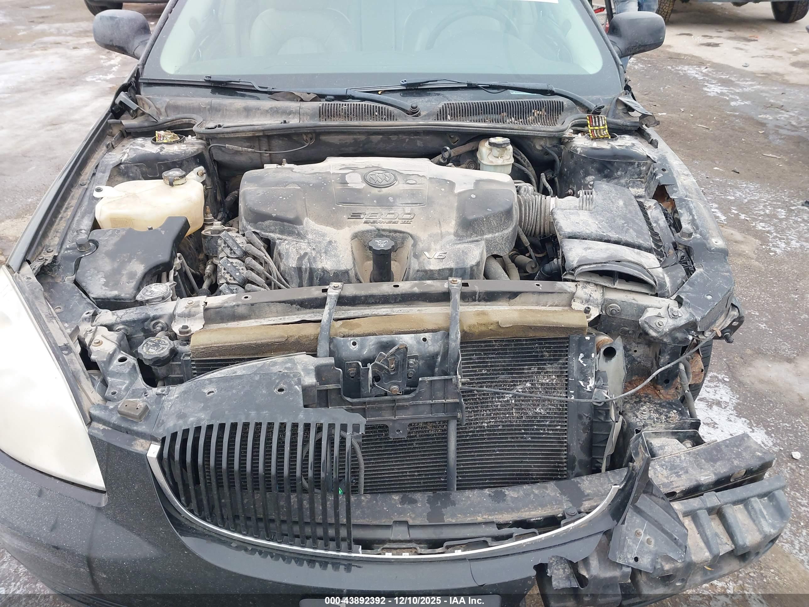 BUICK LUCERNE image 10