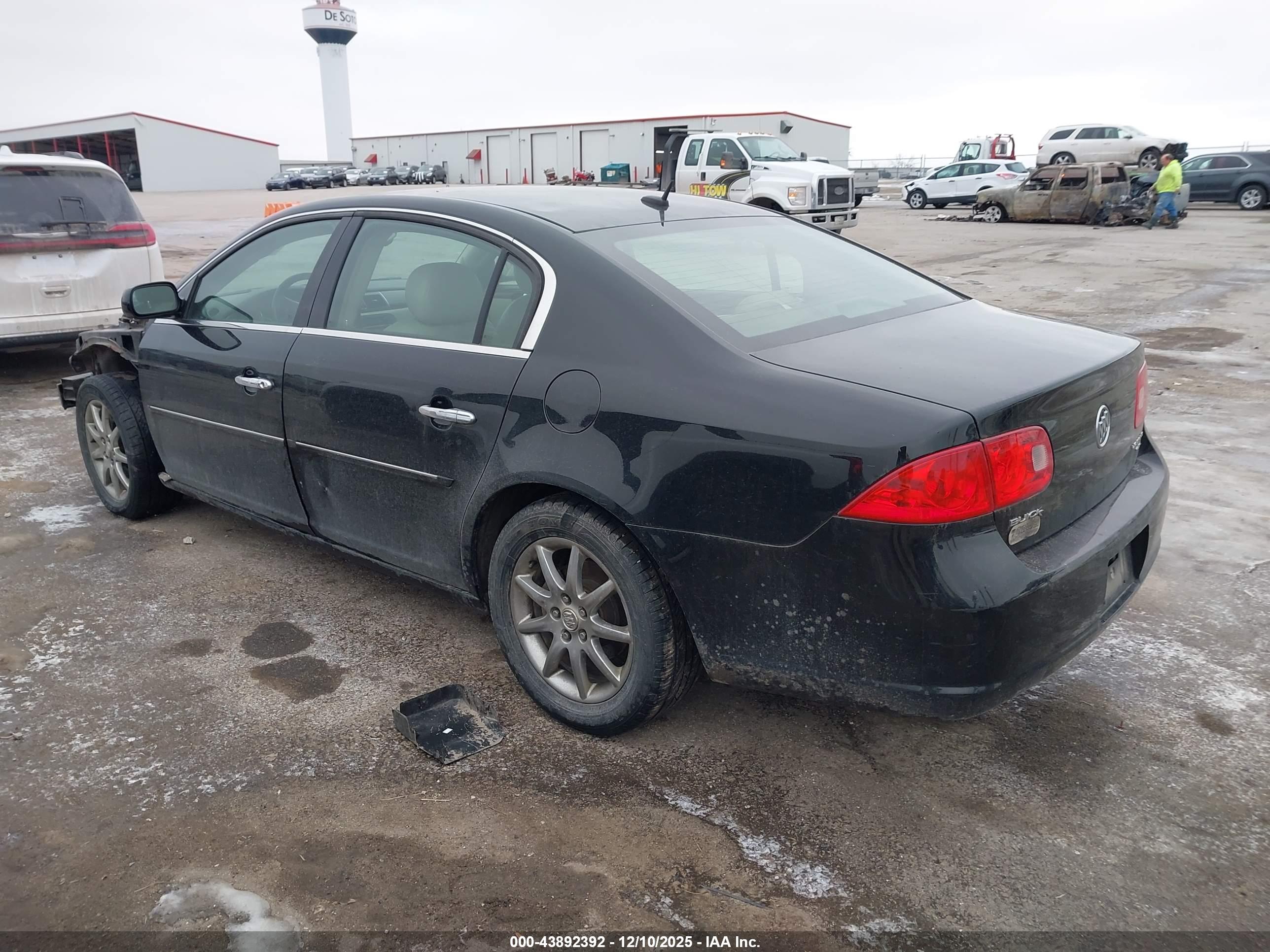 BUICK LUCERNE image 3