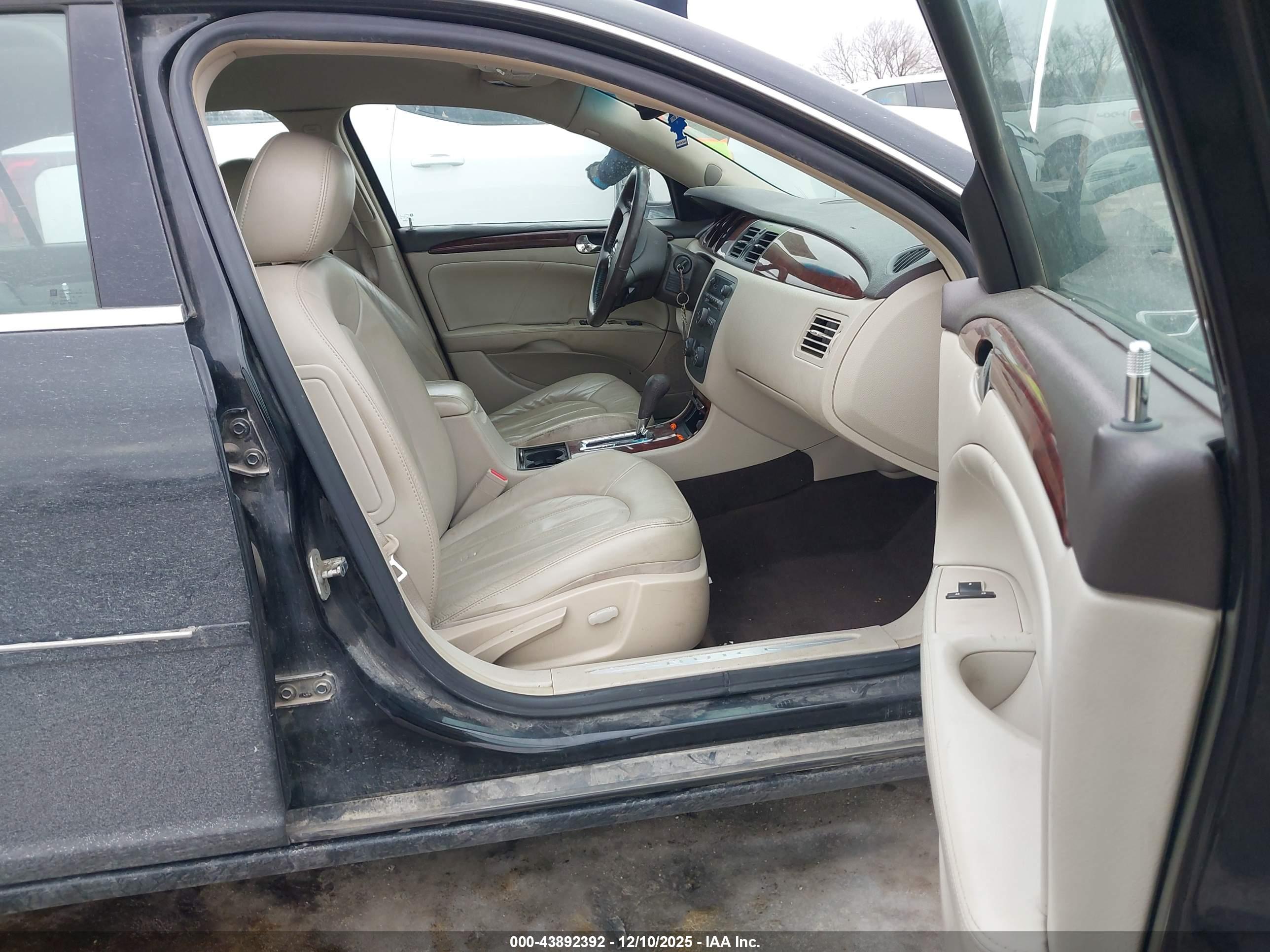 BUICK LUCERNE image 5