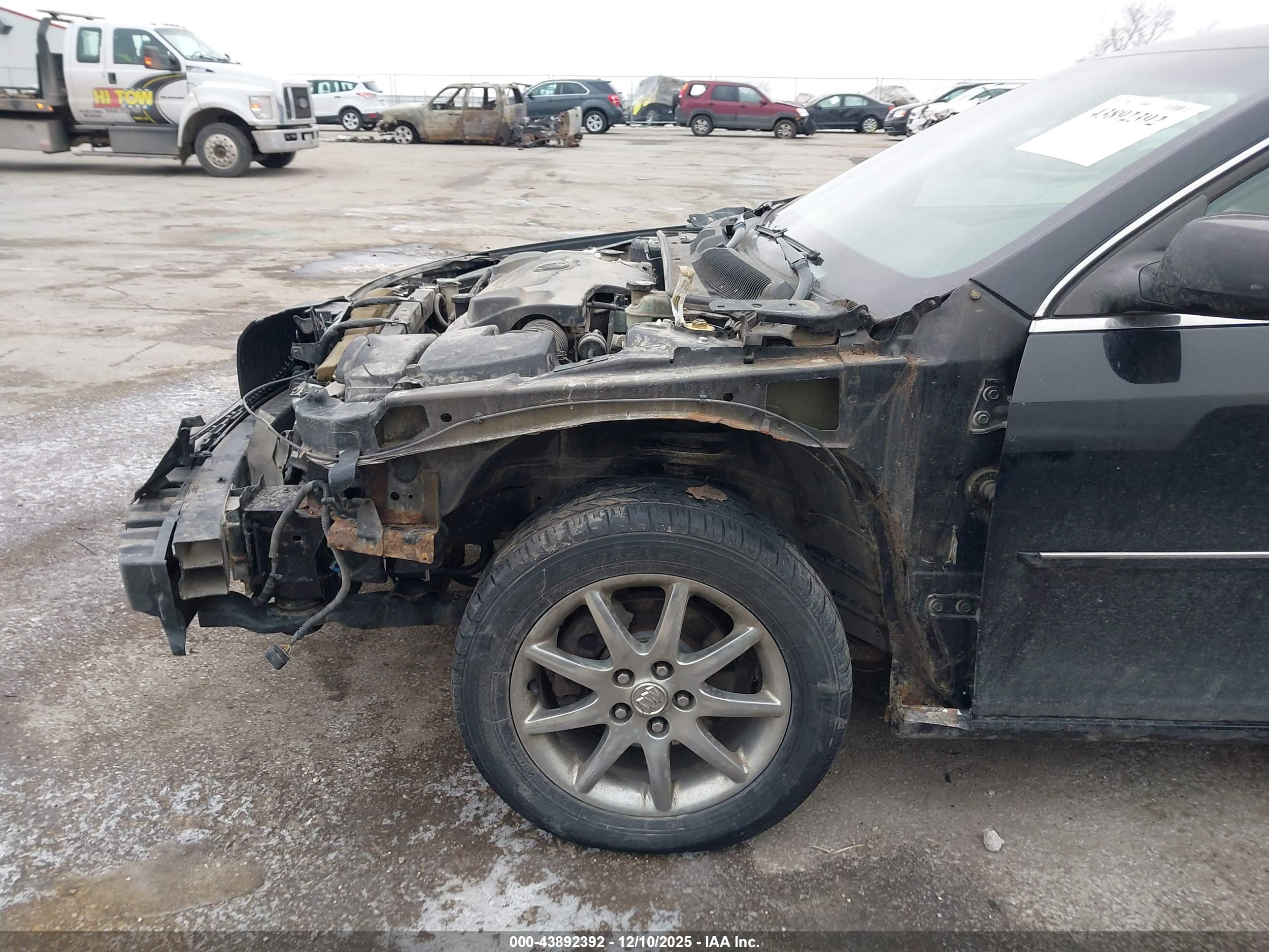 BUICK LUCERNE image 6