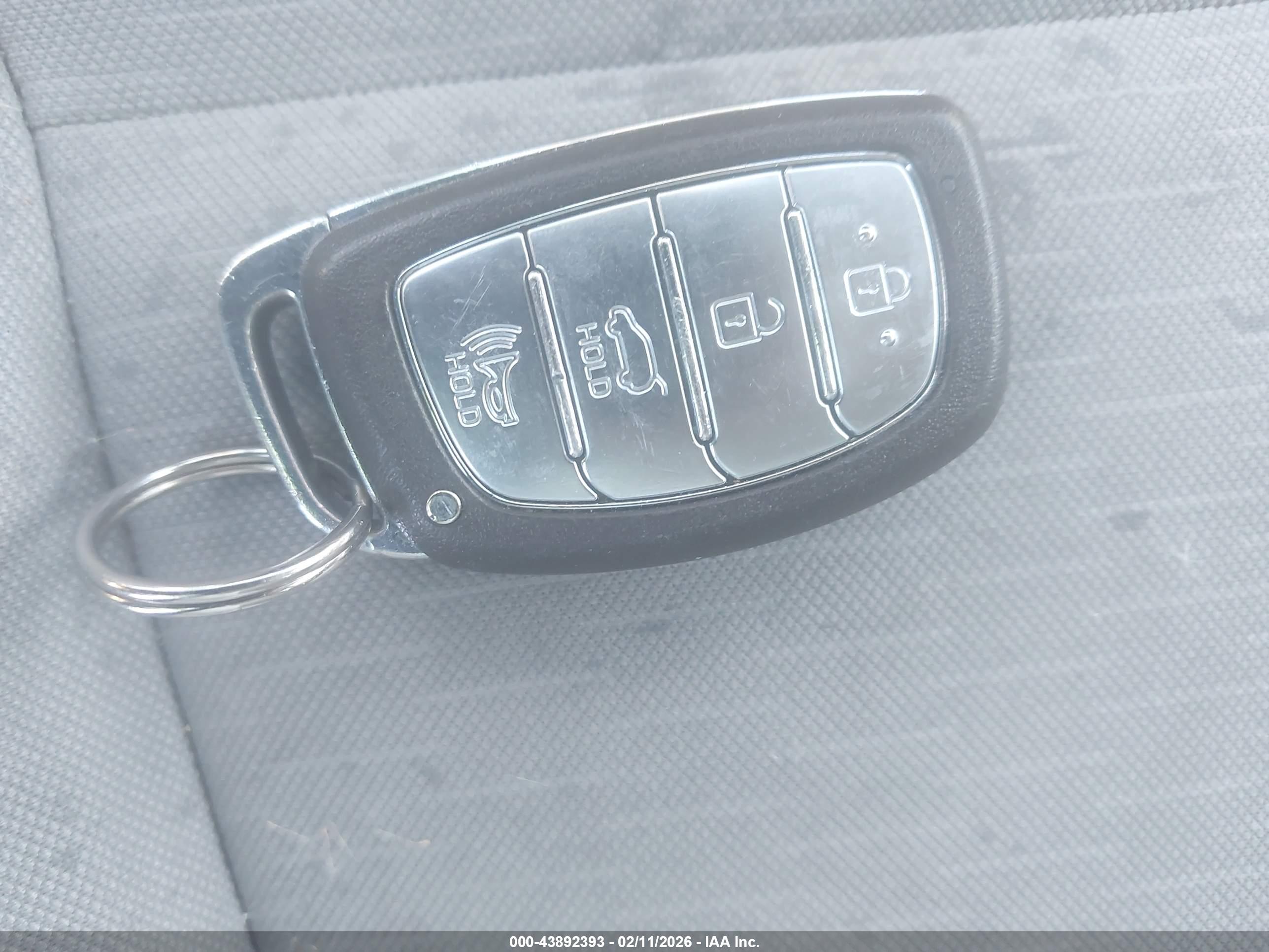 HYUNDAI TUCSON image 11