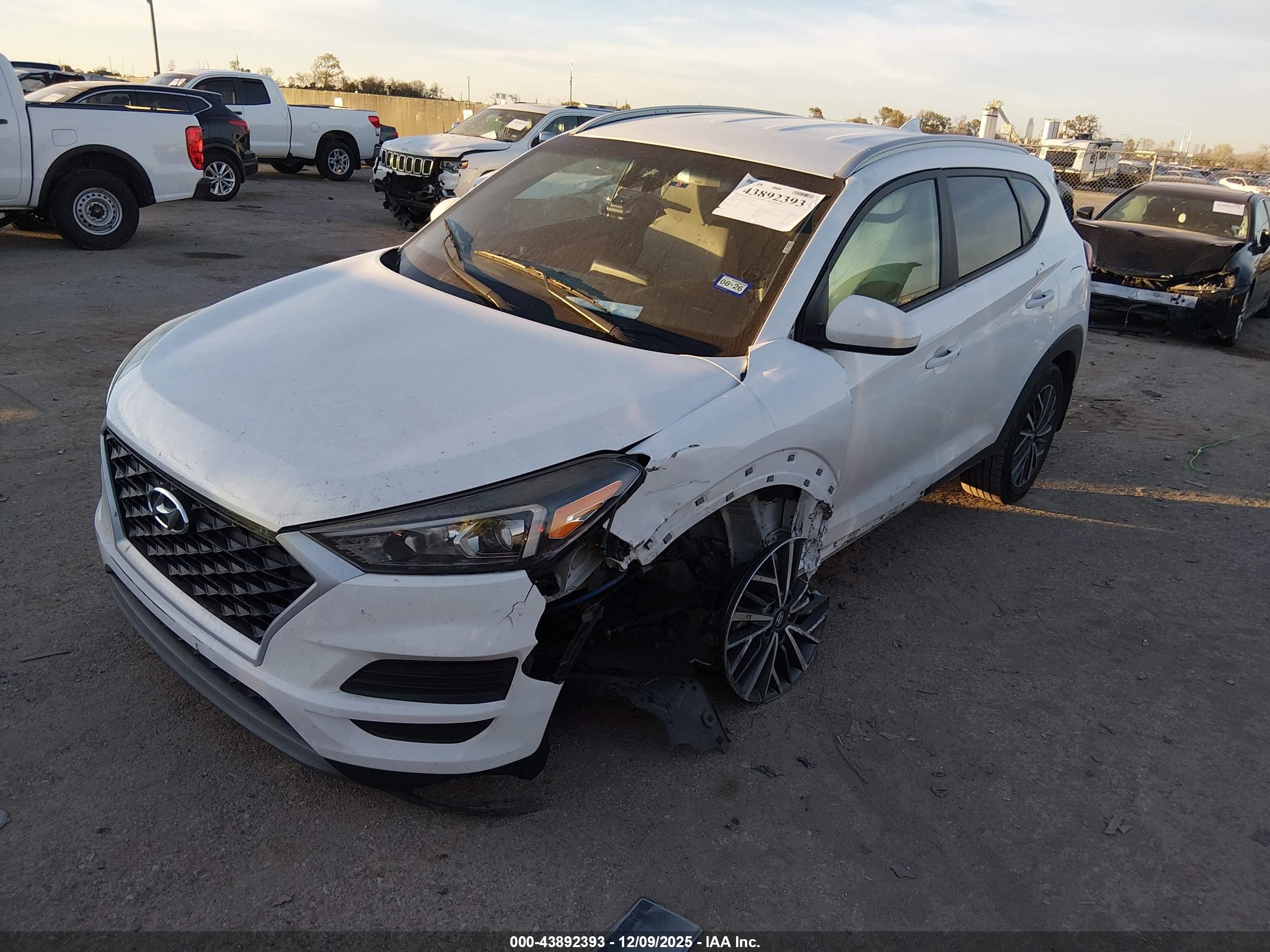 HYUNDAI TUCSON image 2