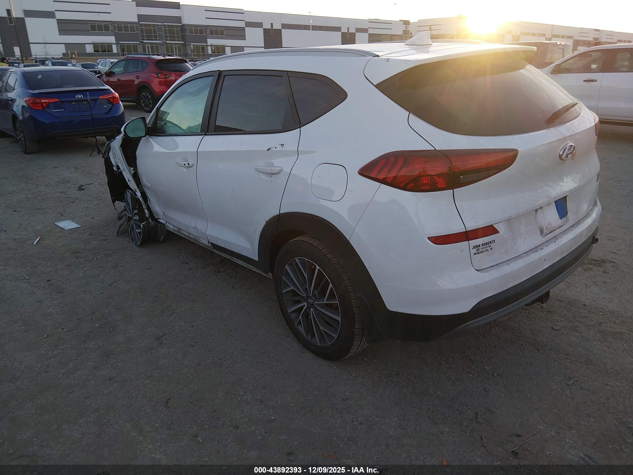HYUNDAI TUCSON image 3