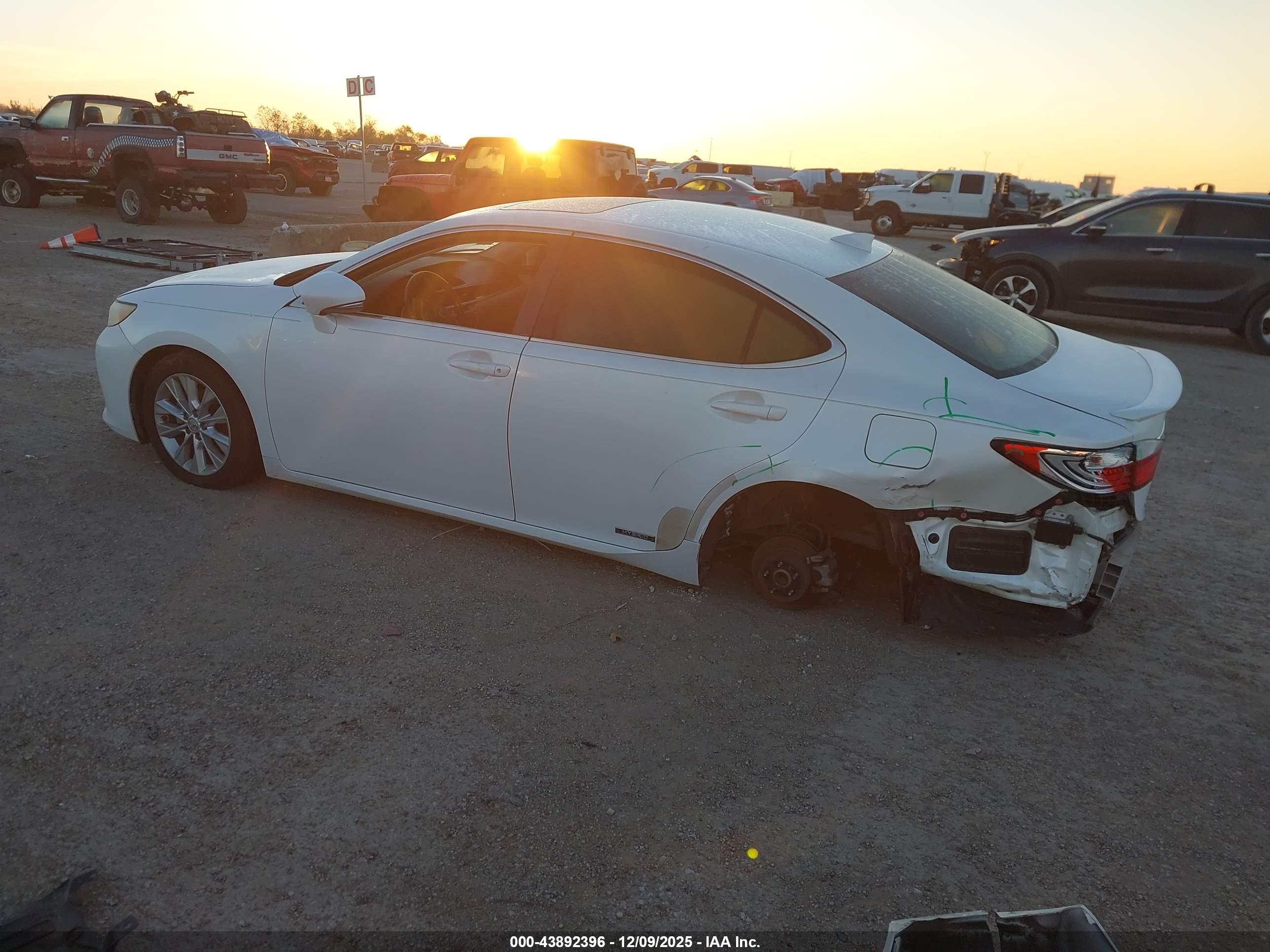 LEXUS ES image 6