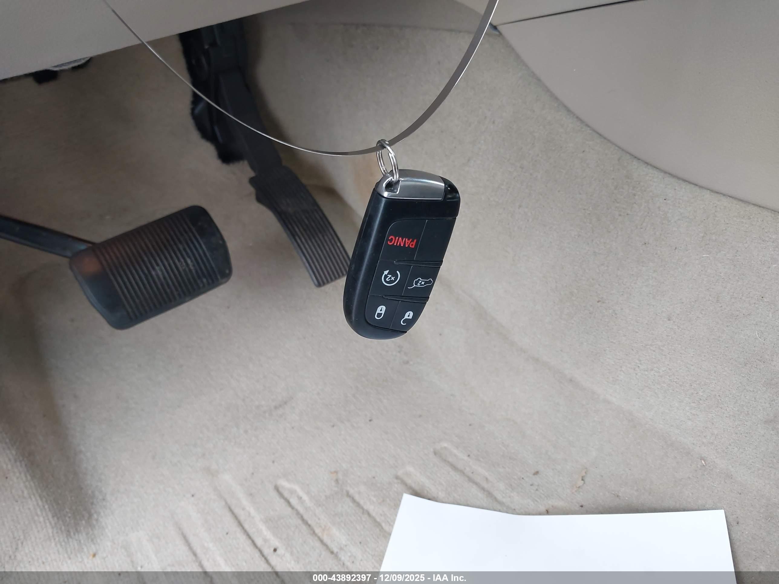 JEEP GRAND image 11