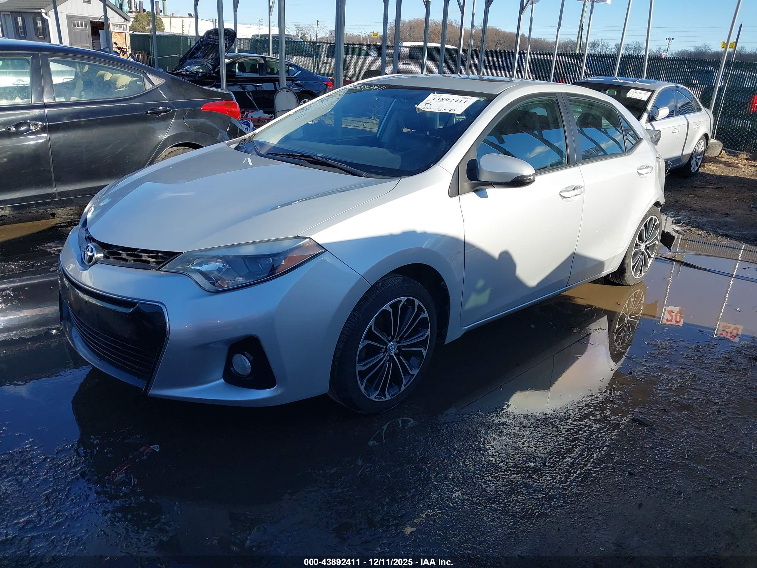 TOYOTA COROLLA image 2