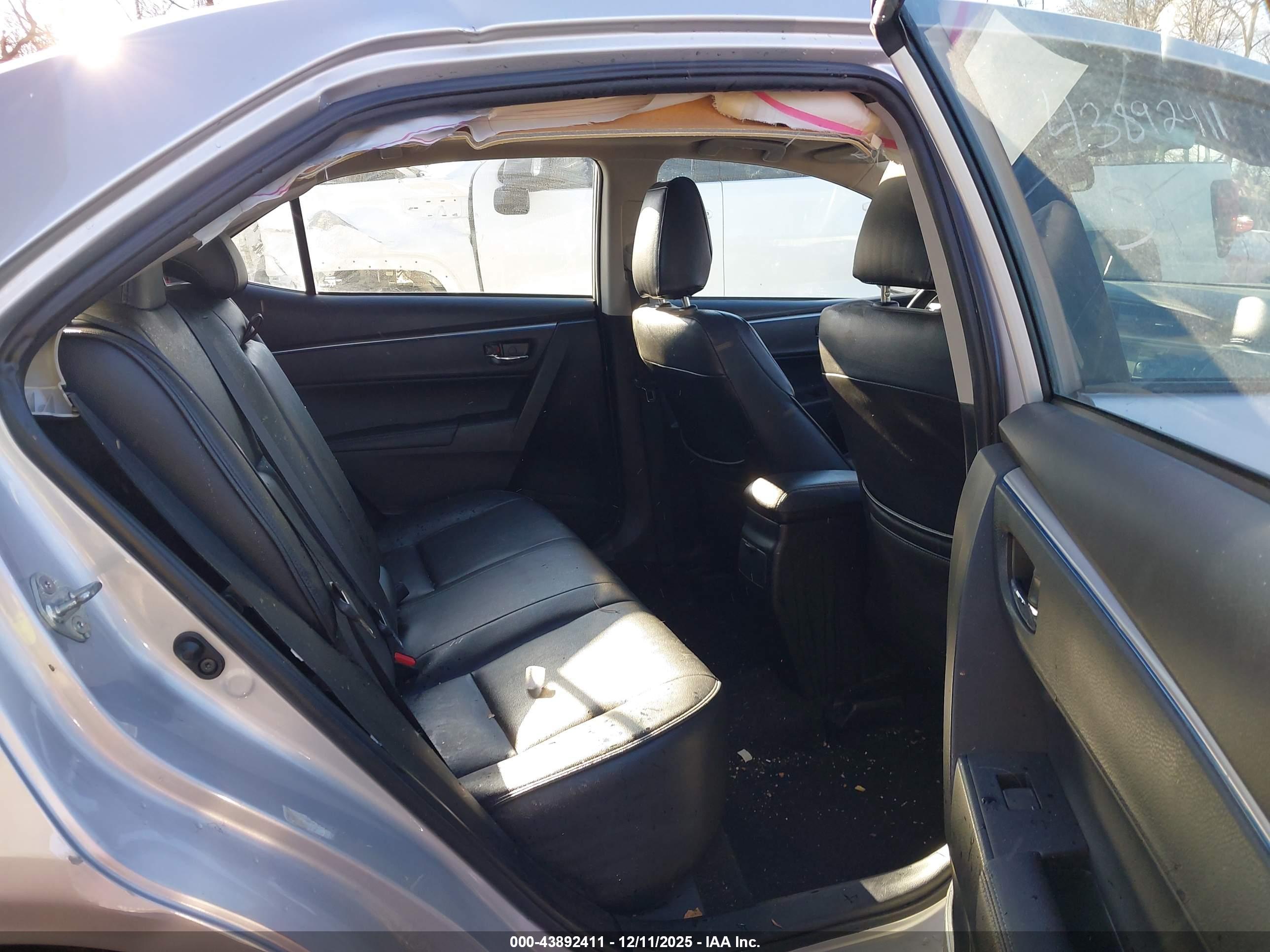 TOYOTA COROLLA image 8
