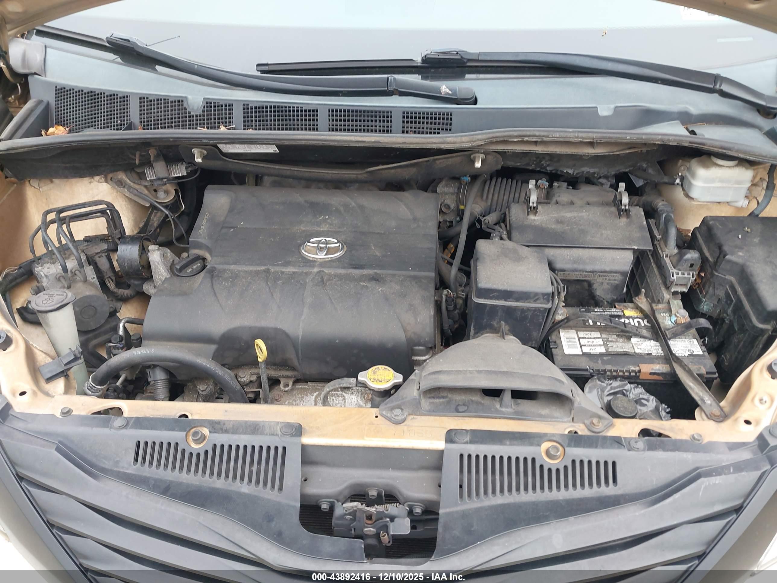TOYOTA SIENNA image 10