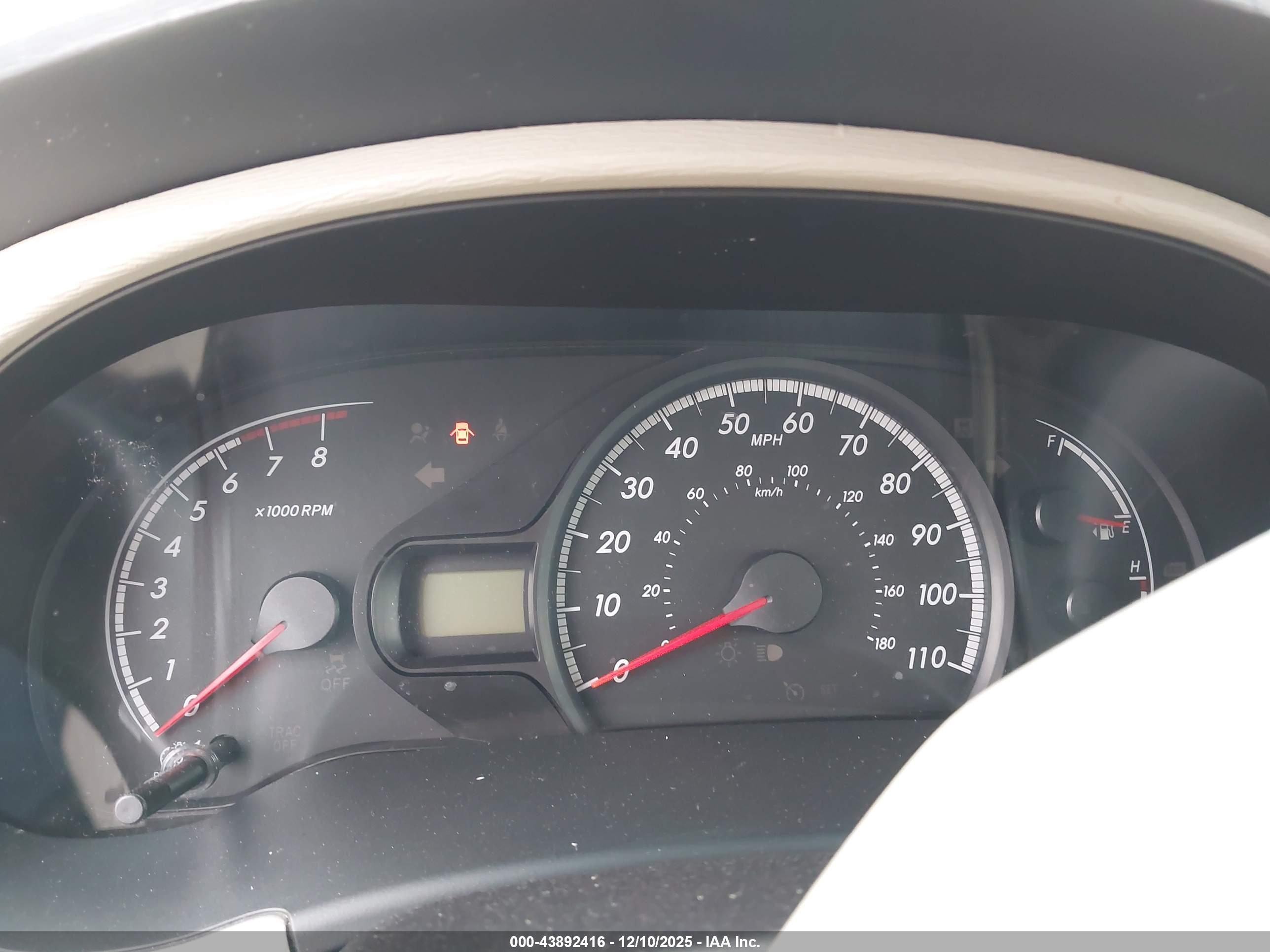 TOYOTA SIENNA image 7