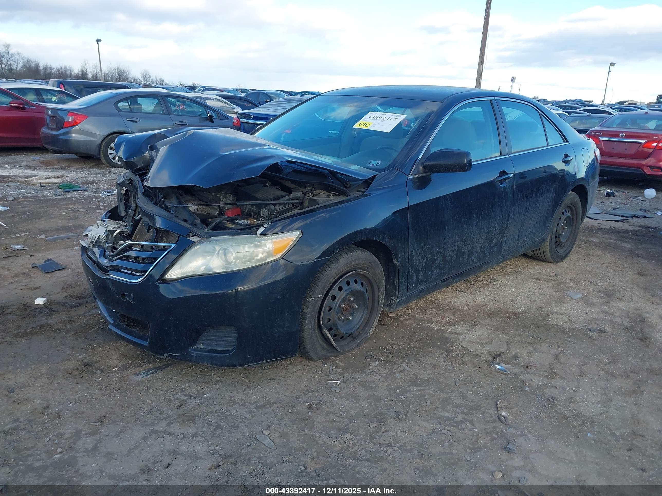 TOYOTA CAMRY image 2