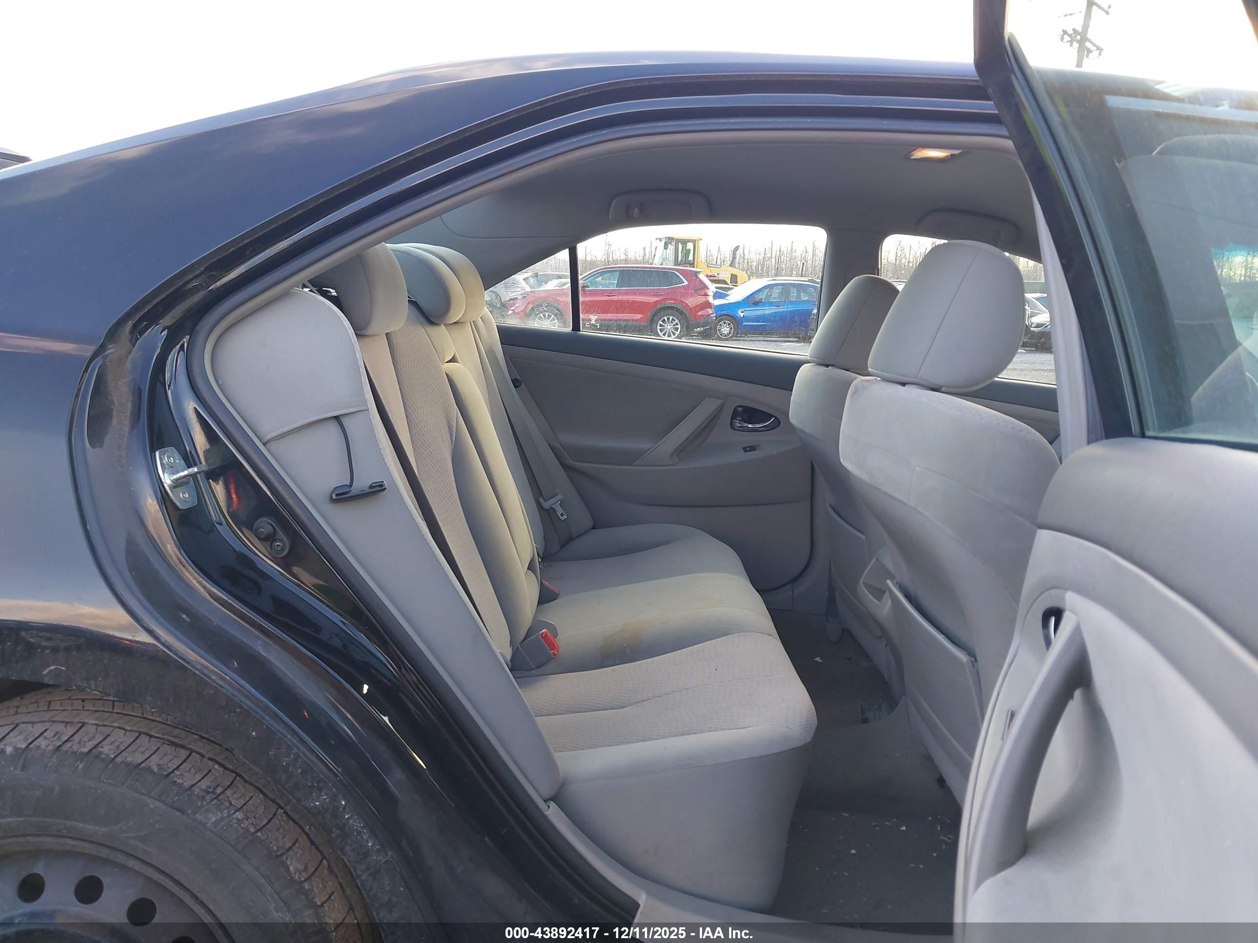 TOYOTA CAMRY image 8