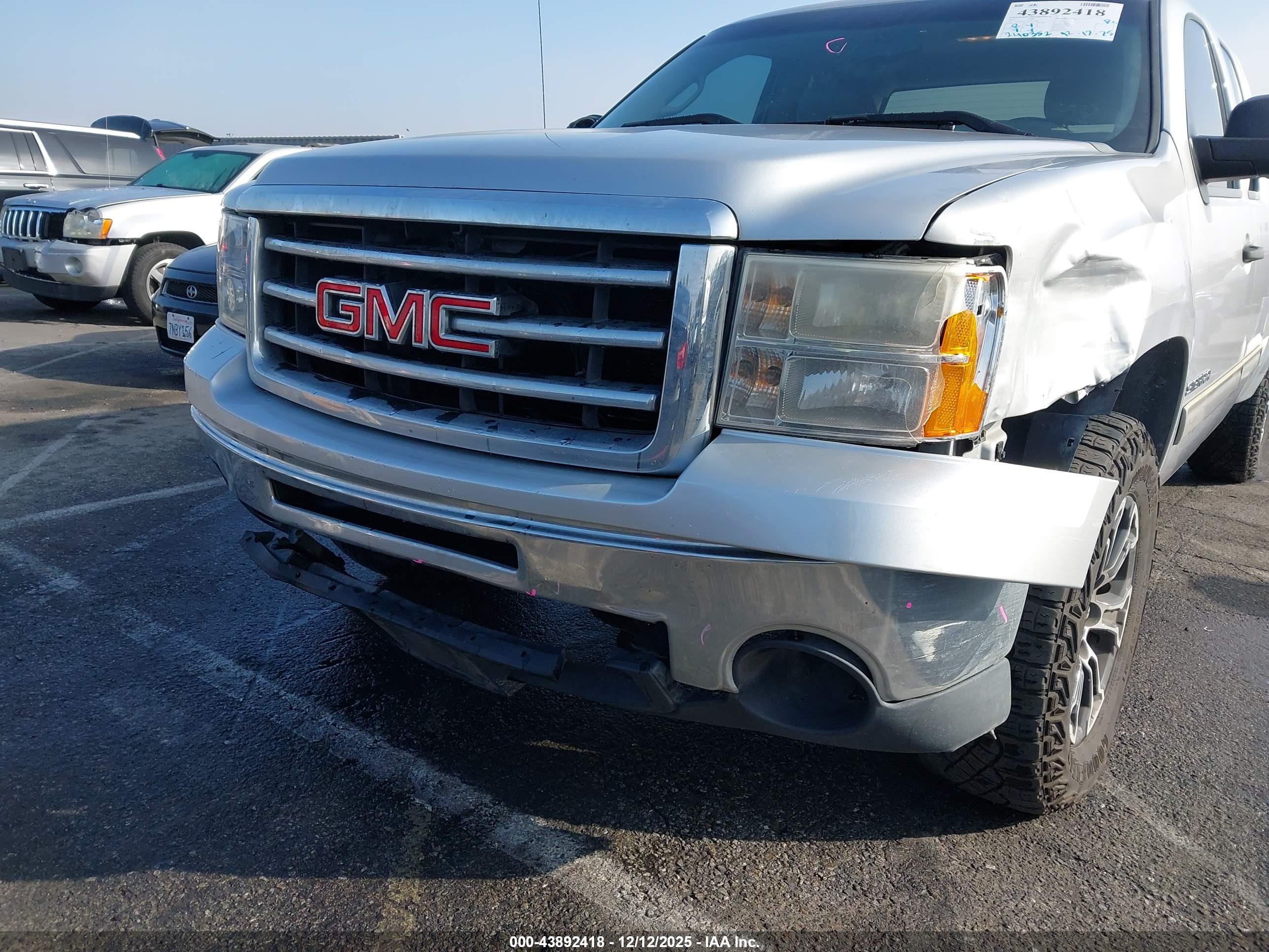 GMC SIERRA image 6