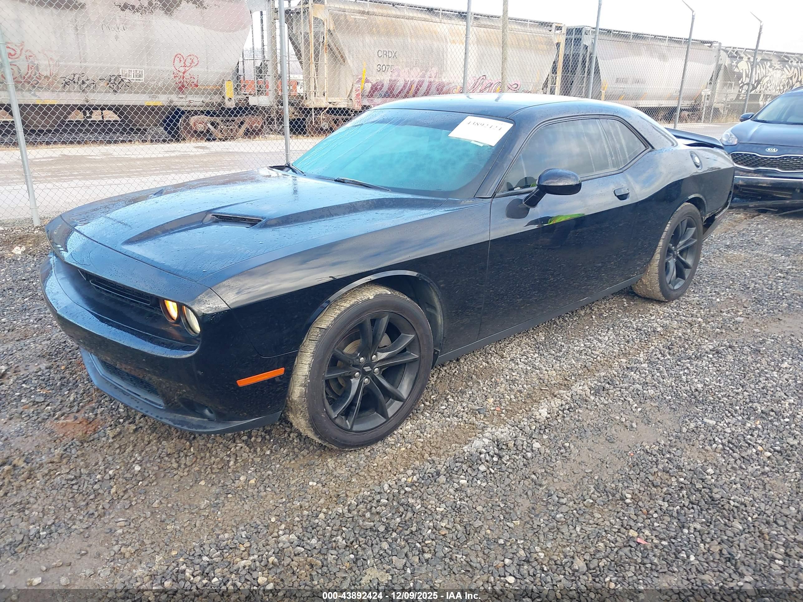 DODGE CHALLENGER image 2