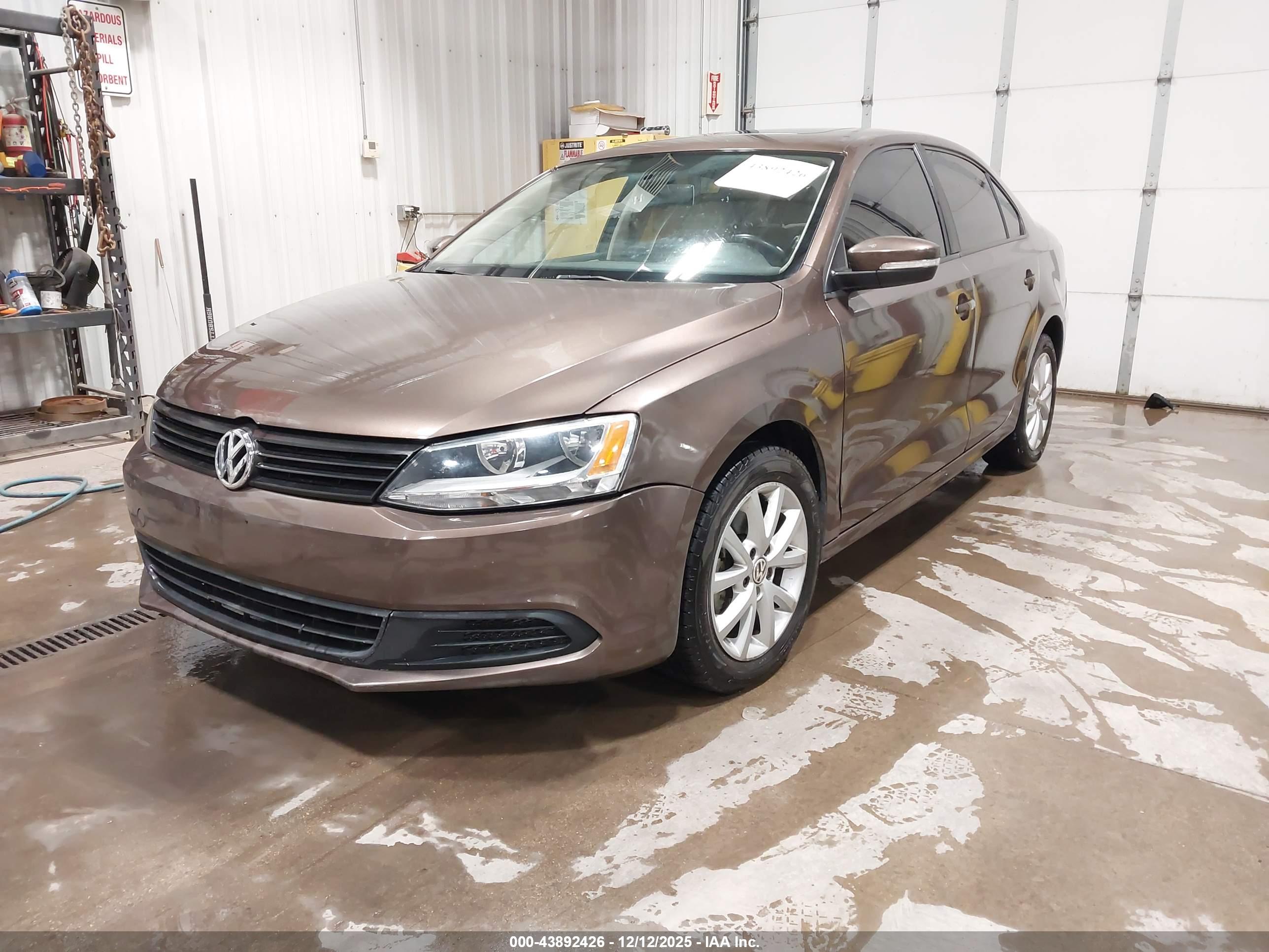 VOLKSWAGEN JETTA image 2