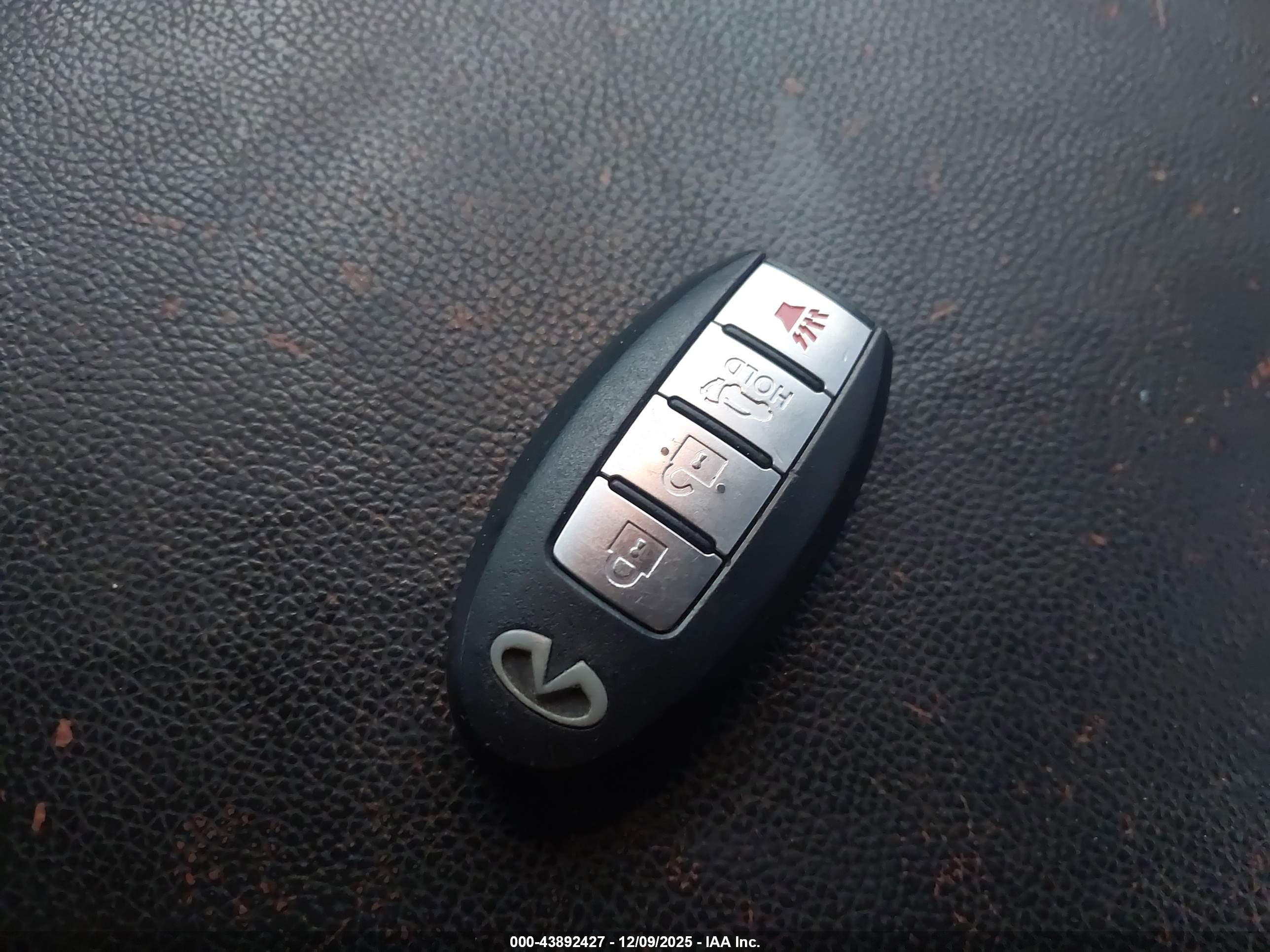INFINITI QX56 image 11