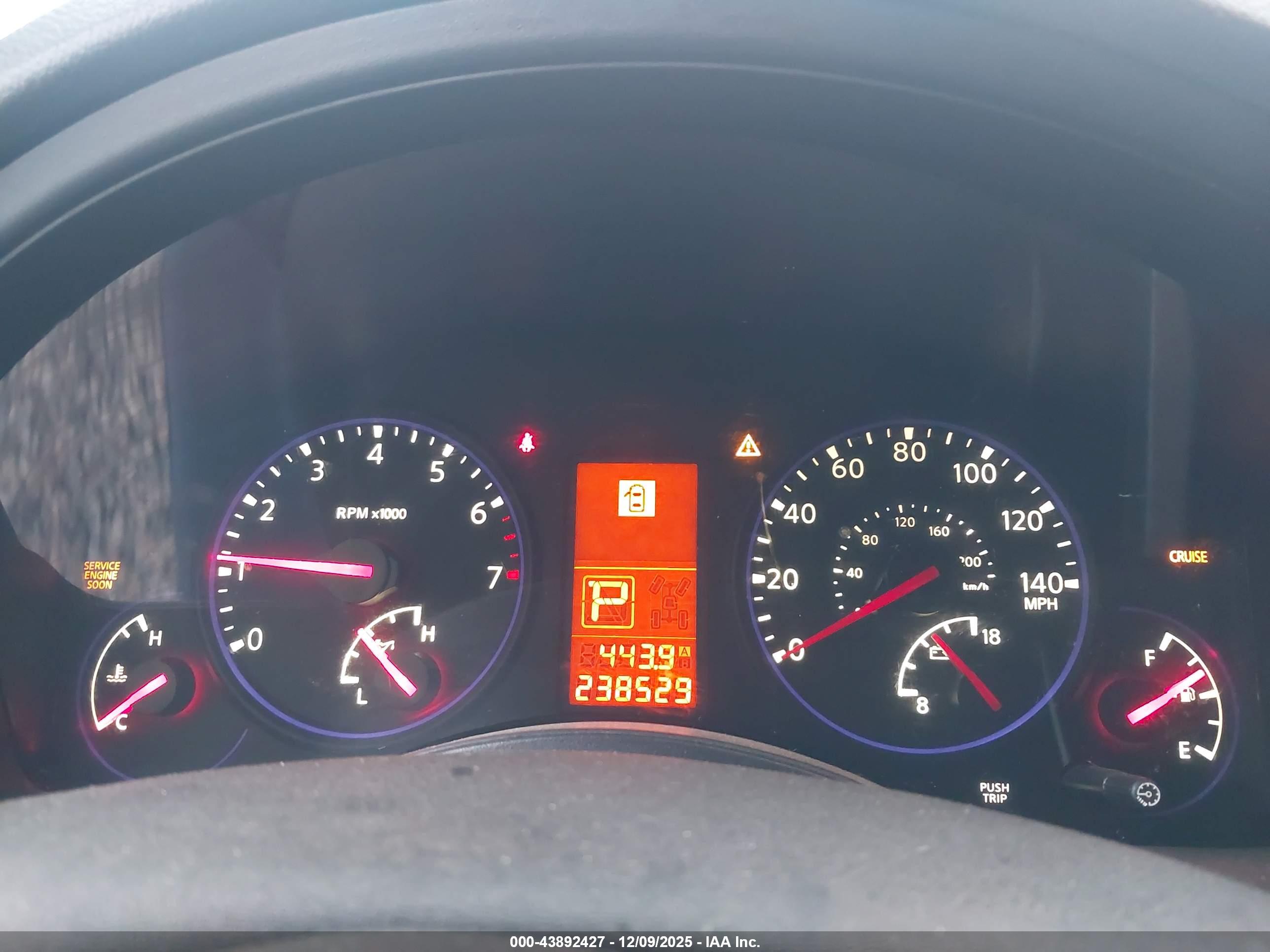 INFINITI QX56 image 7