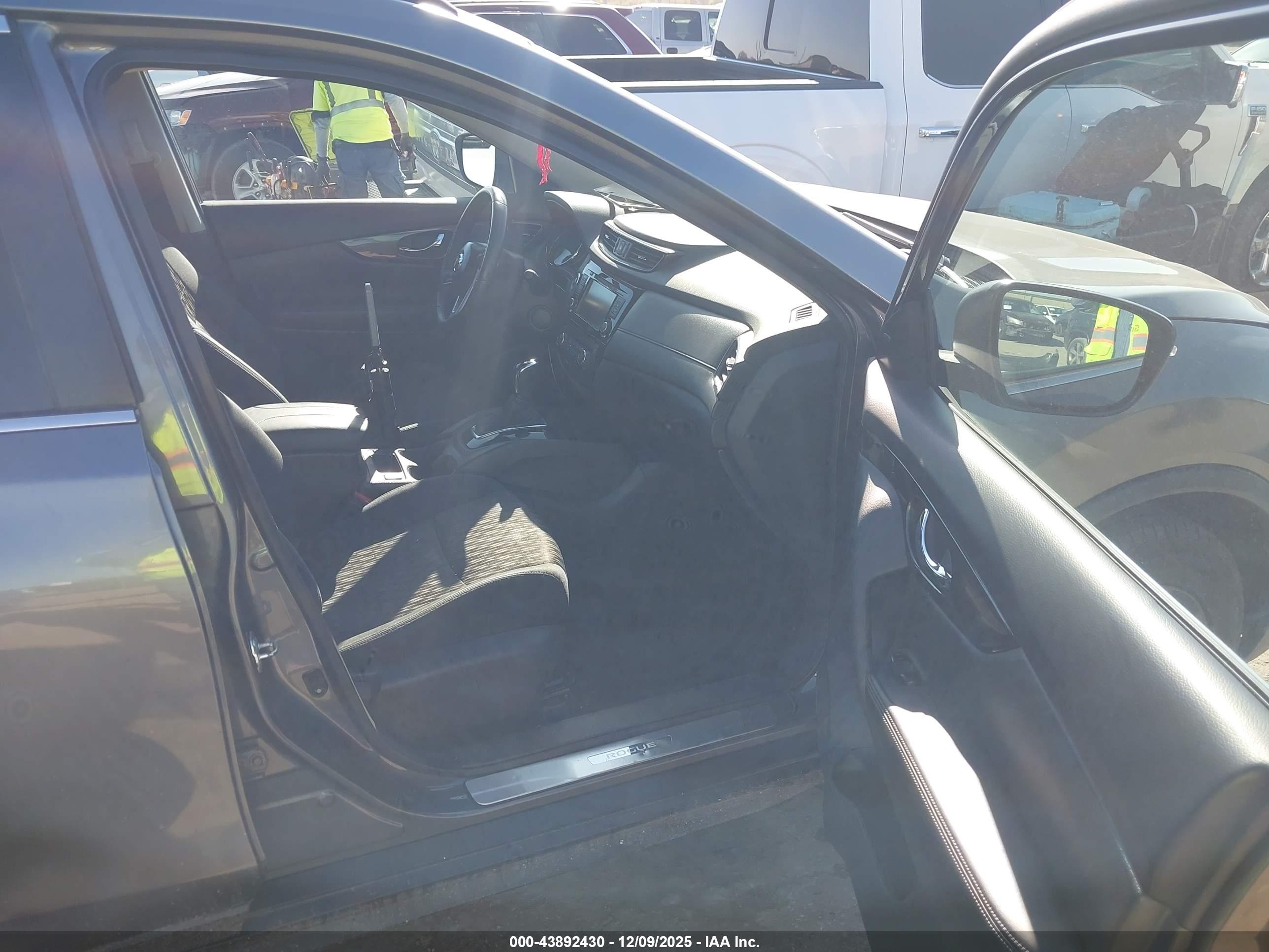 NISSAN ROGUE image 5