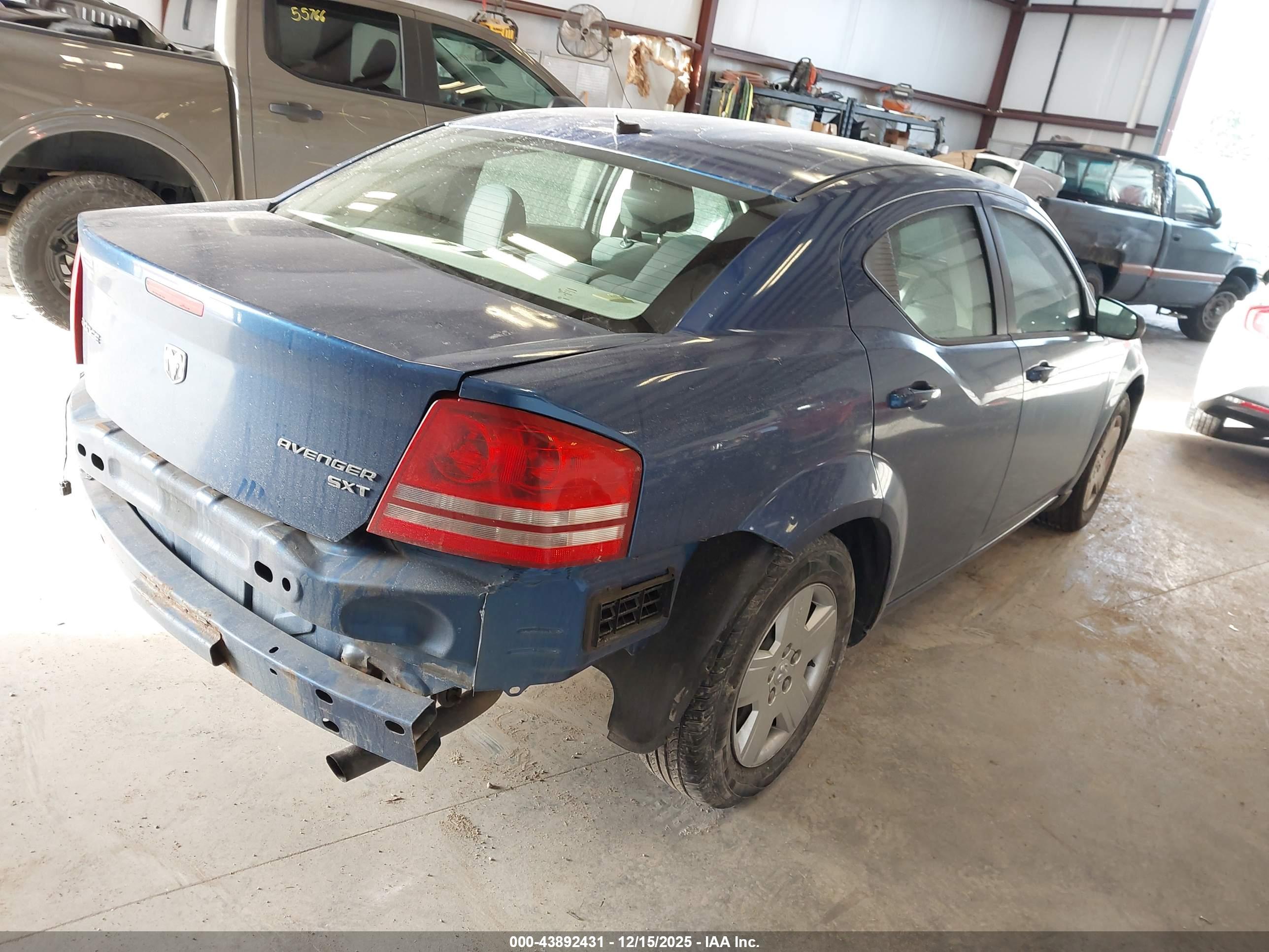 DODGE AVENGER image 4