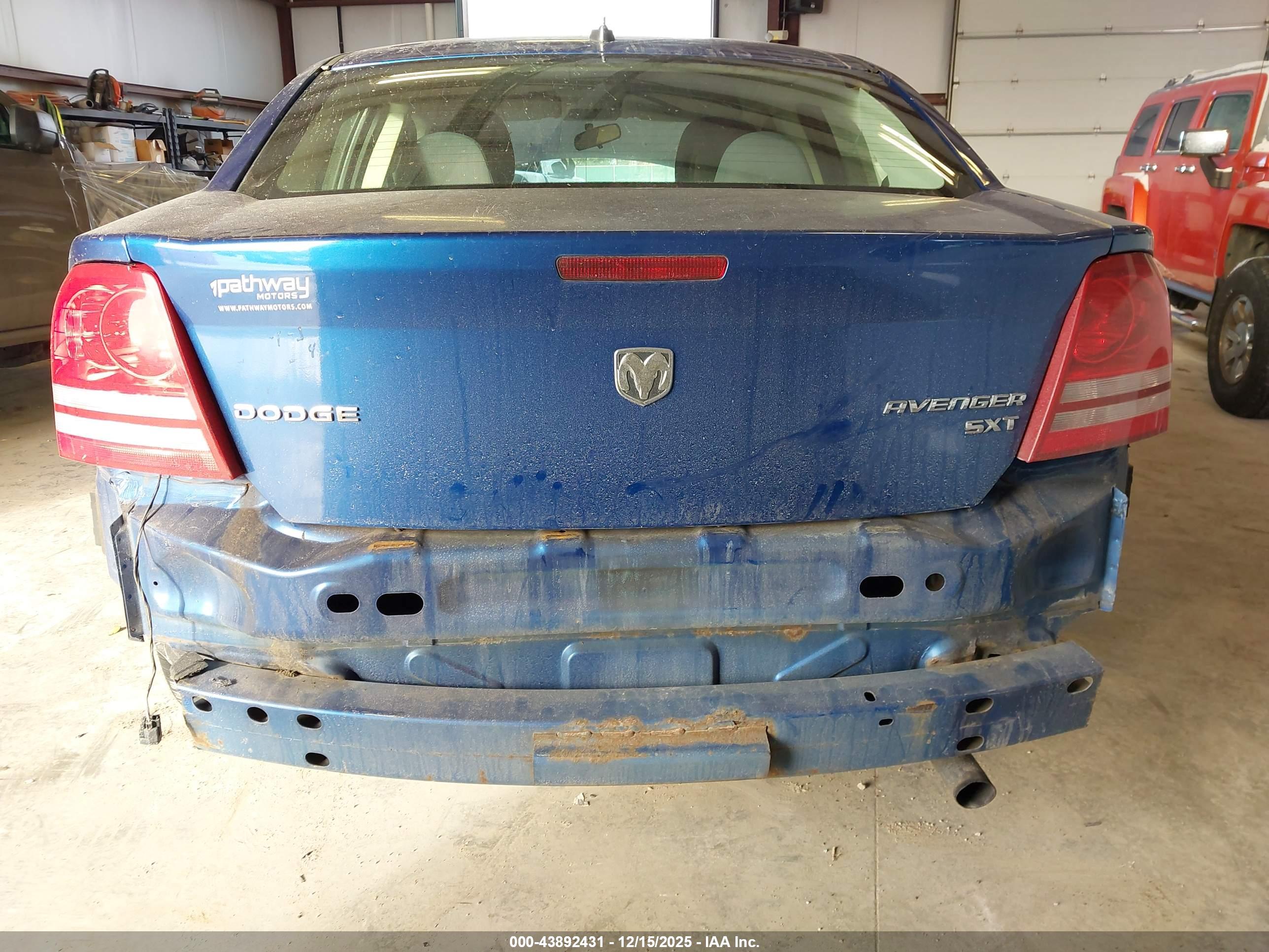 DODGE AVENGER image 6