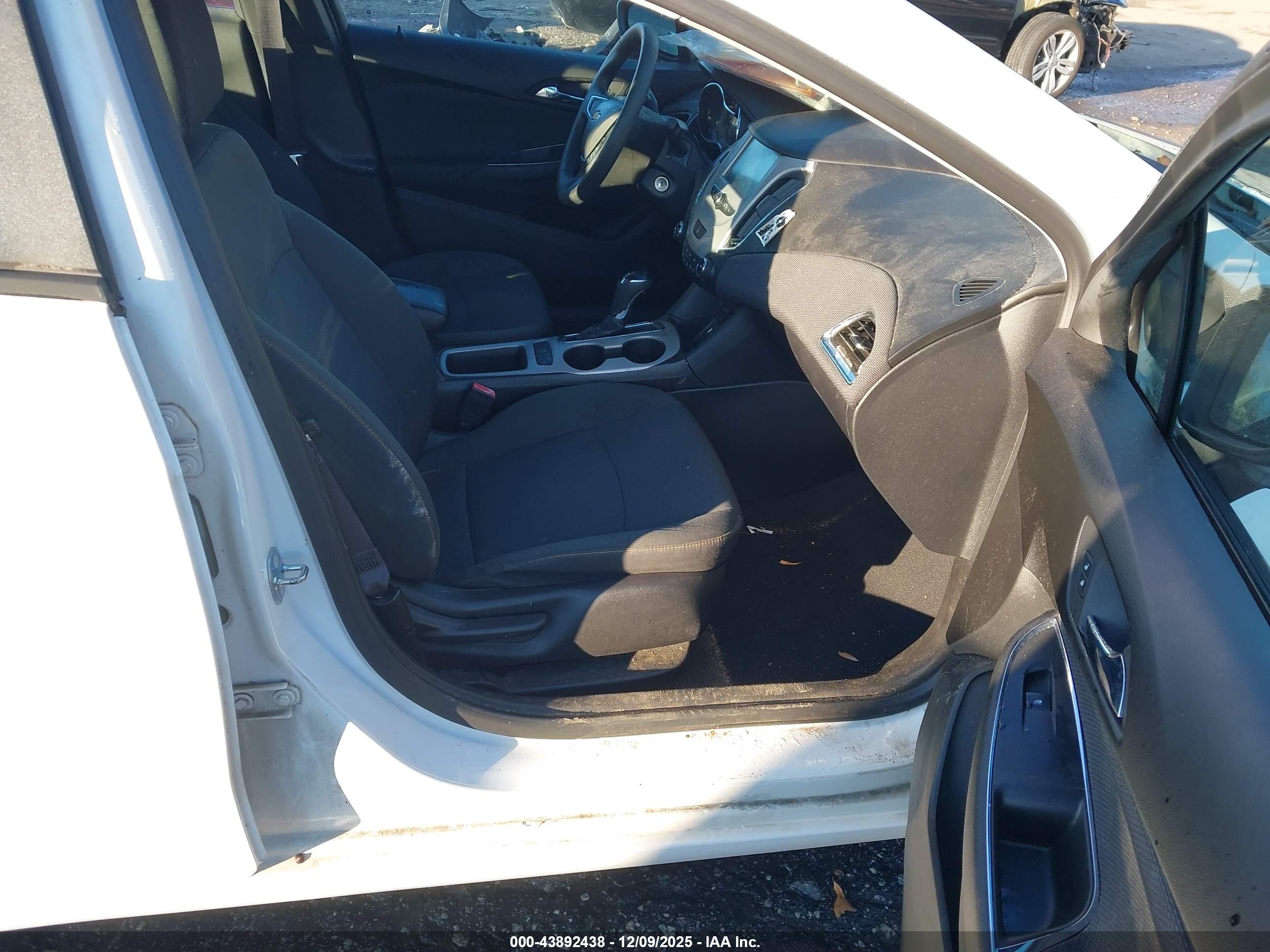 CHEVROLET CRUZE image 5