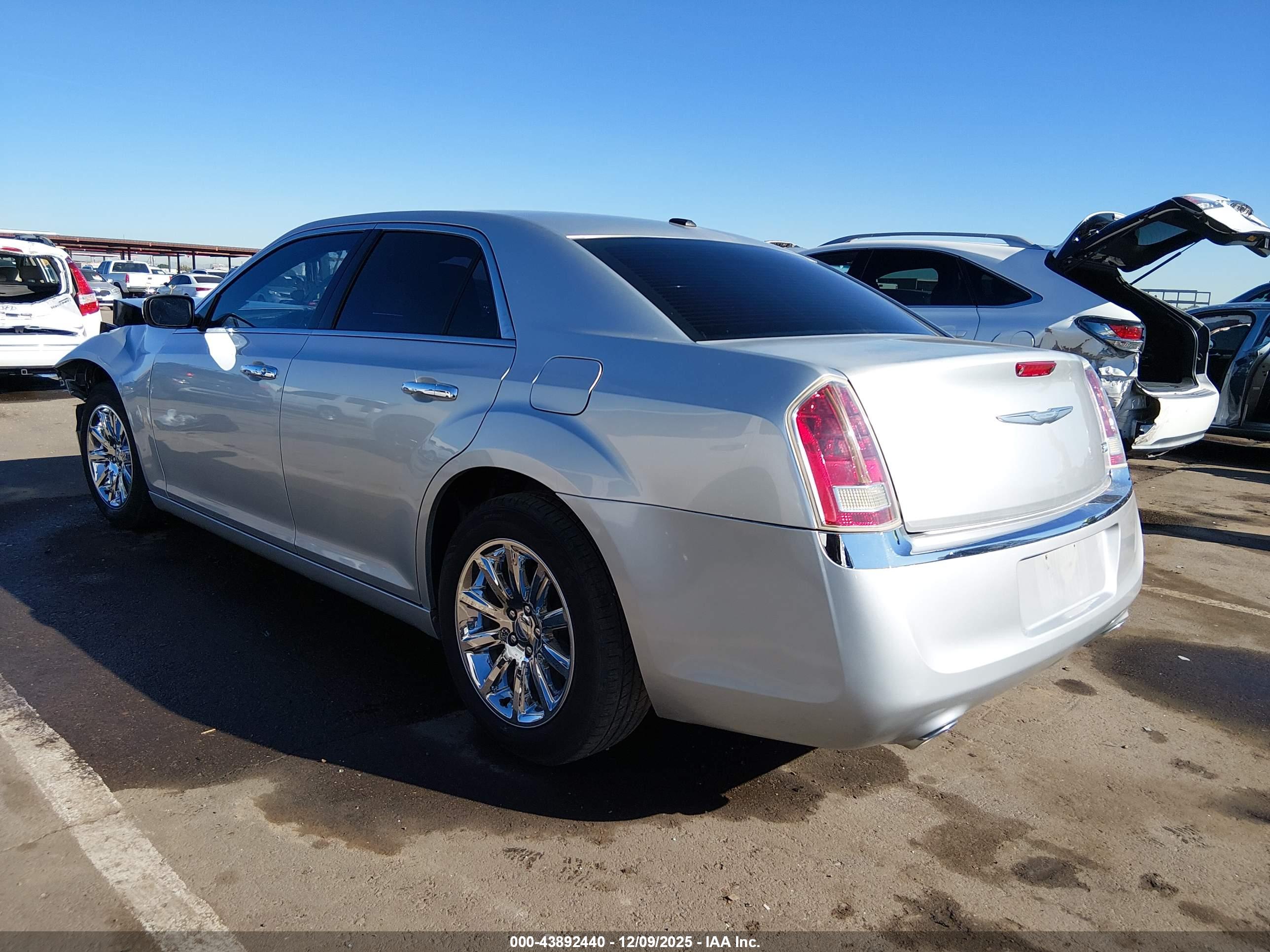 CHRYSLER 300 image 3